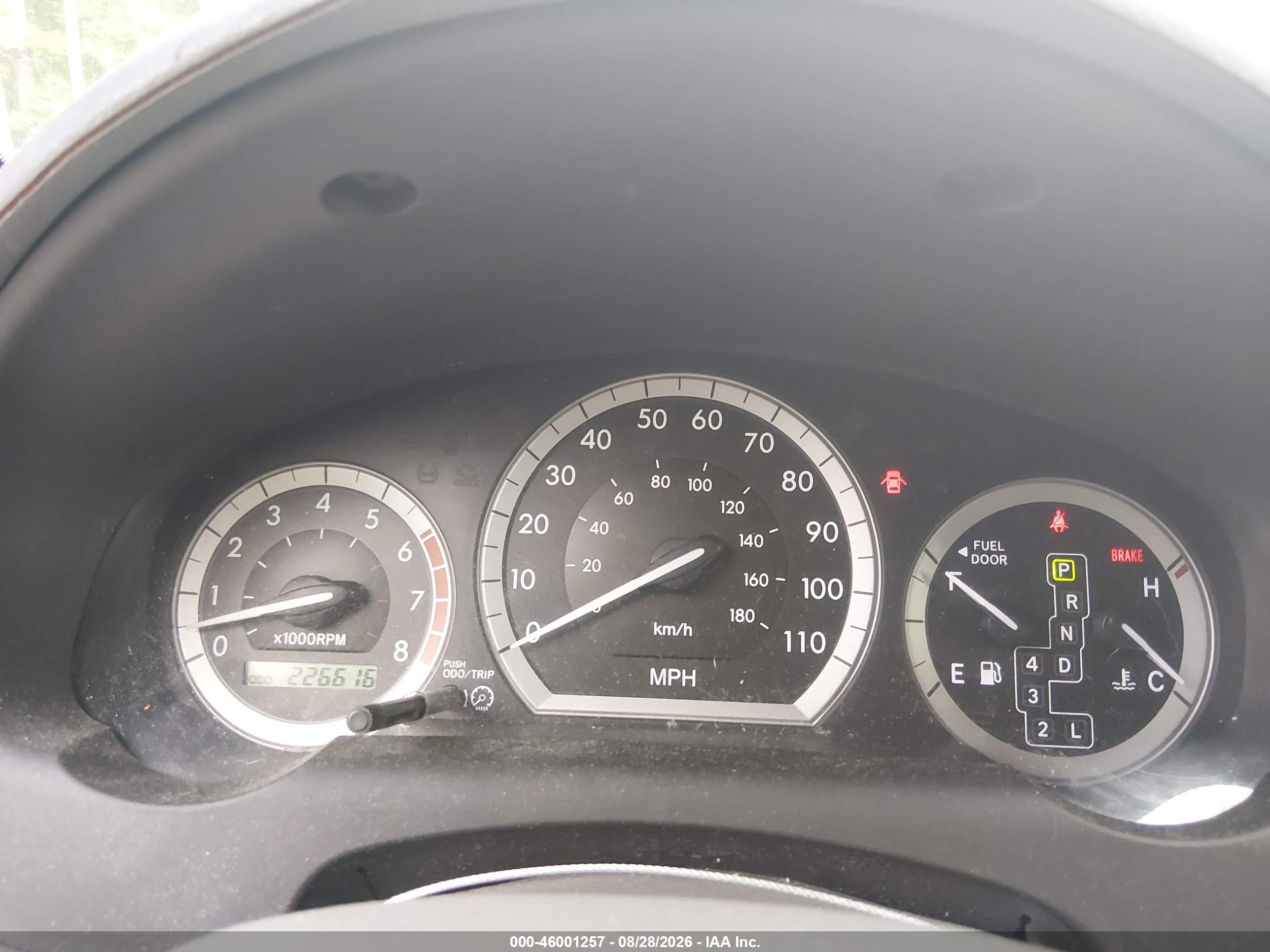 2004 Toyota Sienna Xle White vin: 5TDZA22CX4S208171