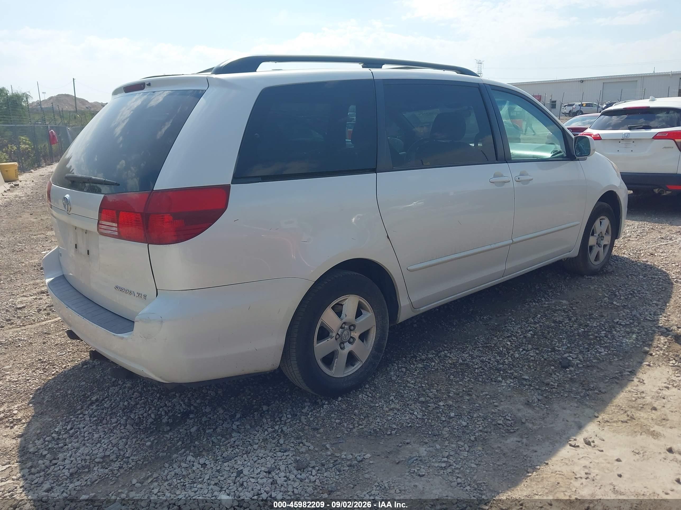 2004 Toyota Sienna Xle White vin: 5TDZA22CX4S216691