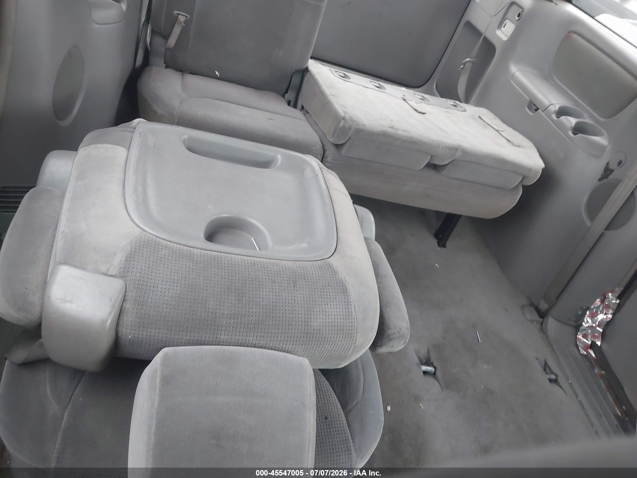 2004 Toyota Sienna Le Silver vin: 5TDZA23C04S037140