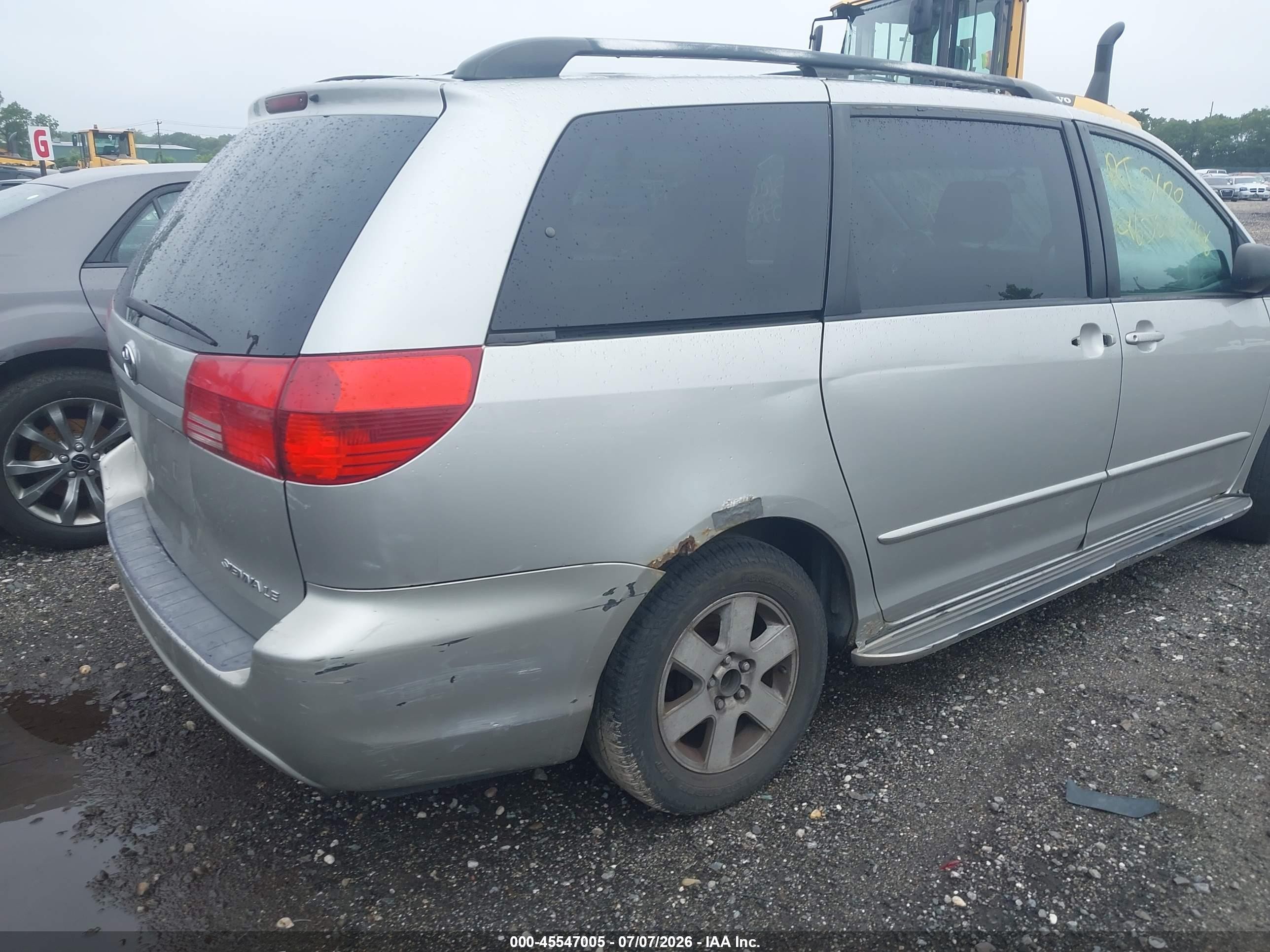 2004 Toyota Sienna Le Silver vin: 5TDZA23C04S037140