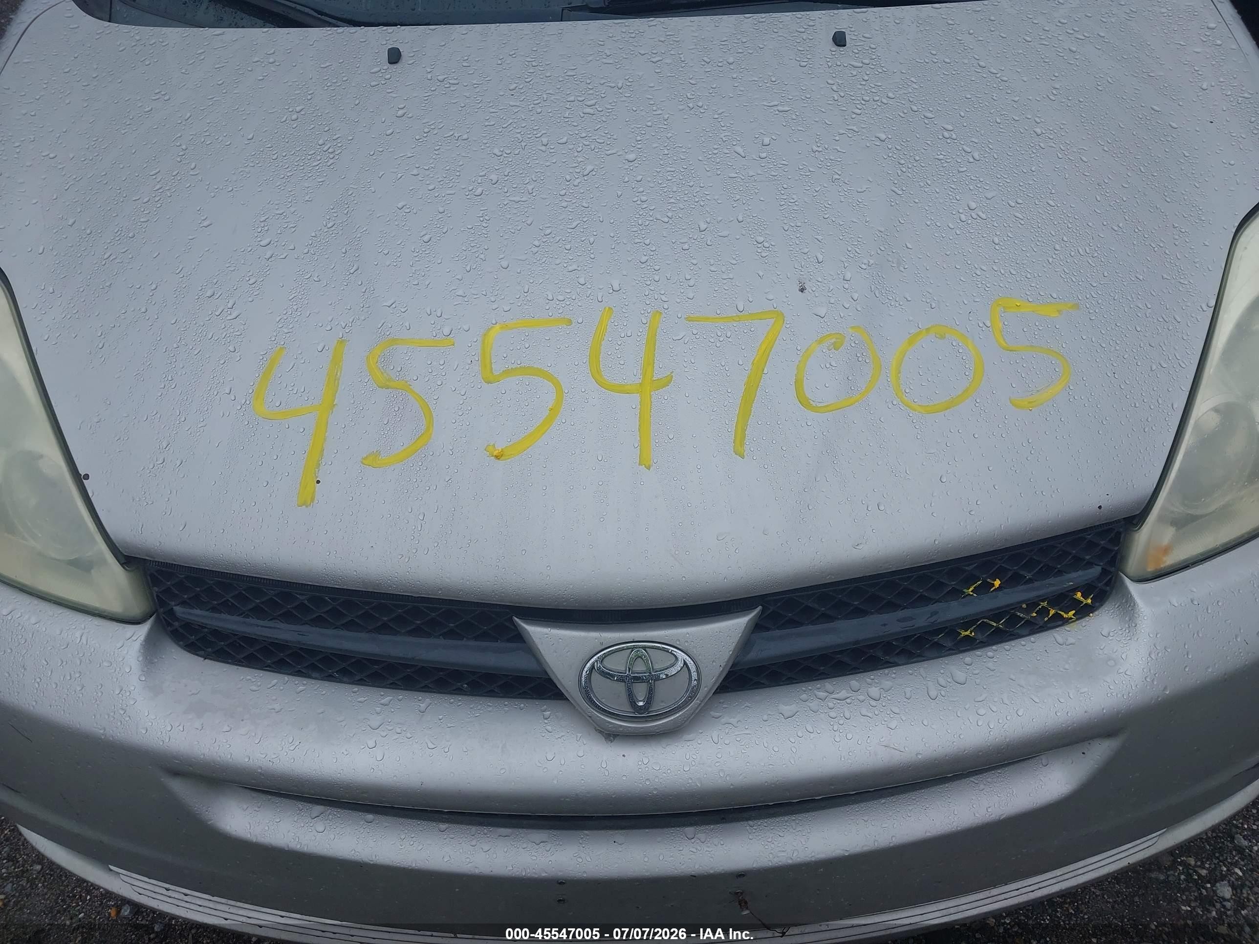 2004 Toyota Sienna Le Silver vin: 5TDZA23C04S037140