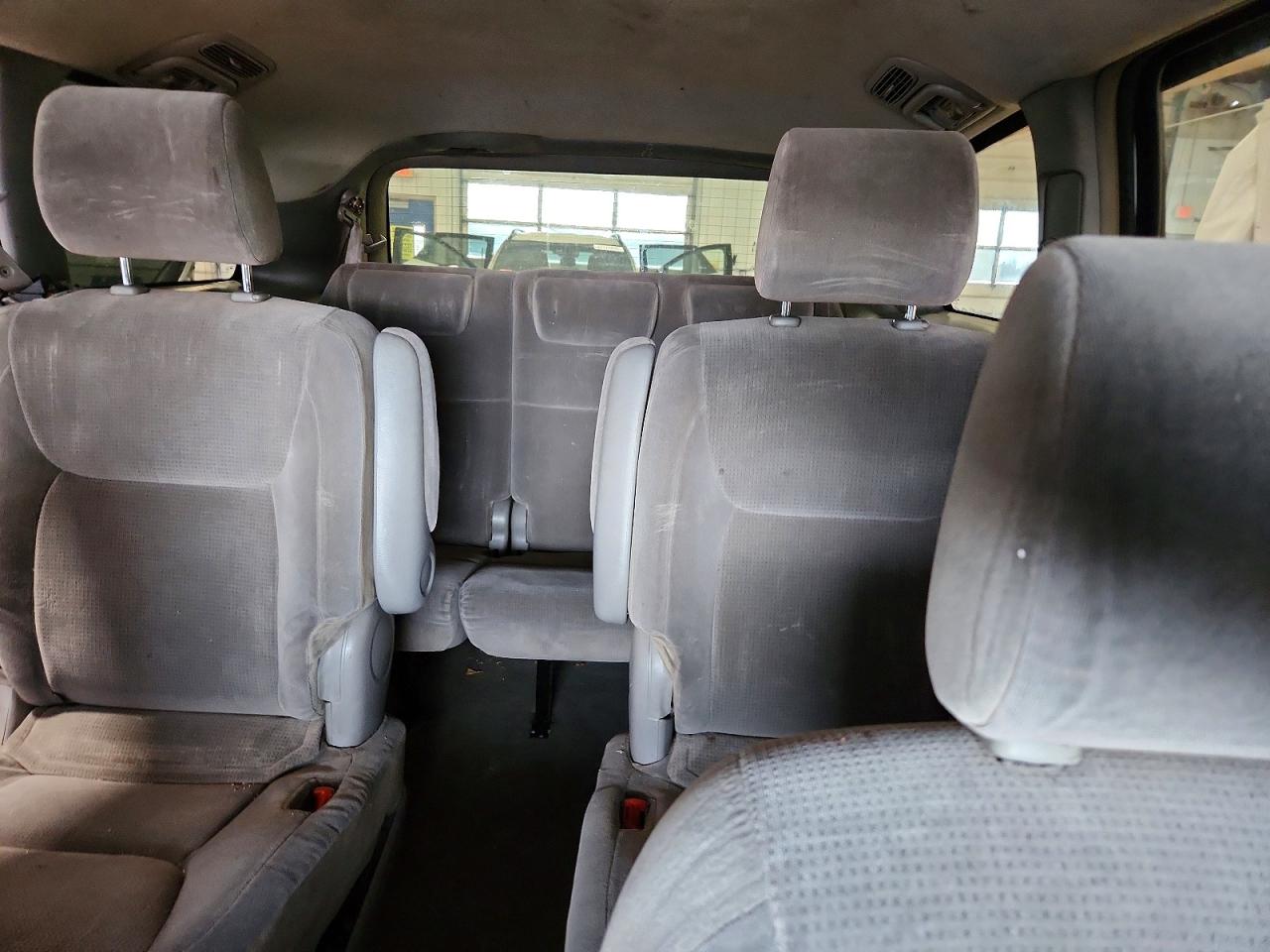 2004 Toyota Sienna Le 7 Passenger White vin: 5TDZA23C04S040460