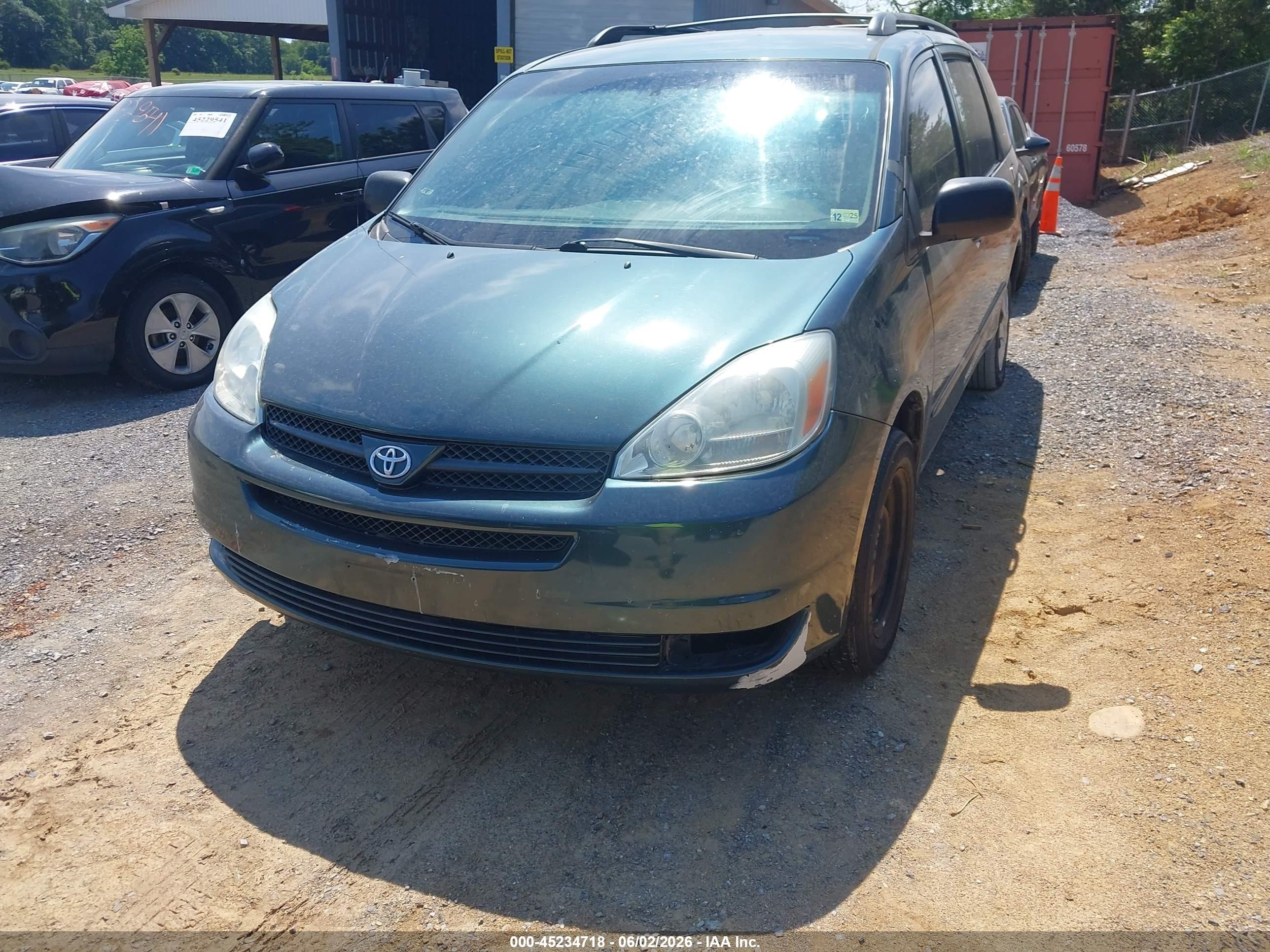 2004 Toyota Sienna Le Green vin: 5TDZA23C04S046257