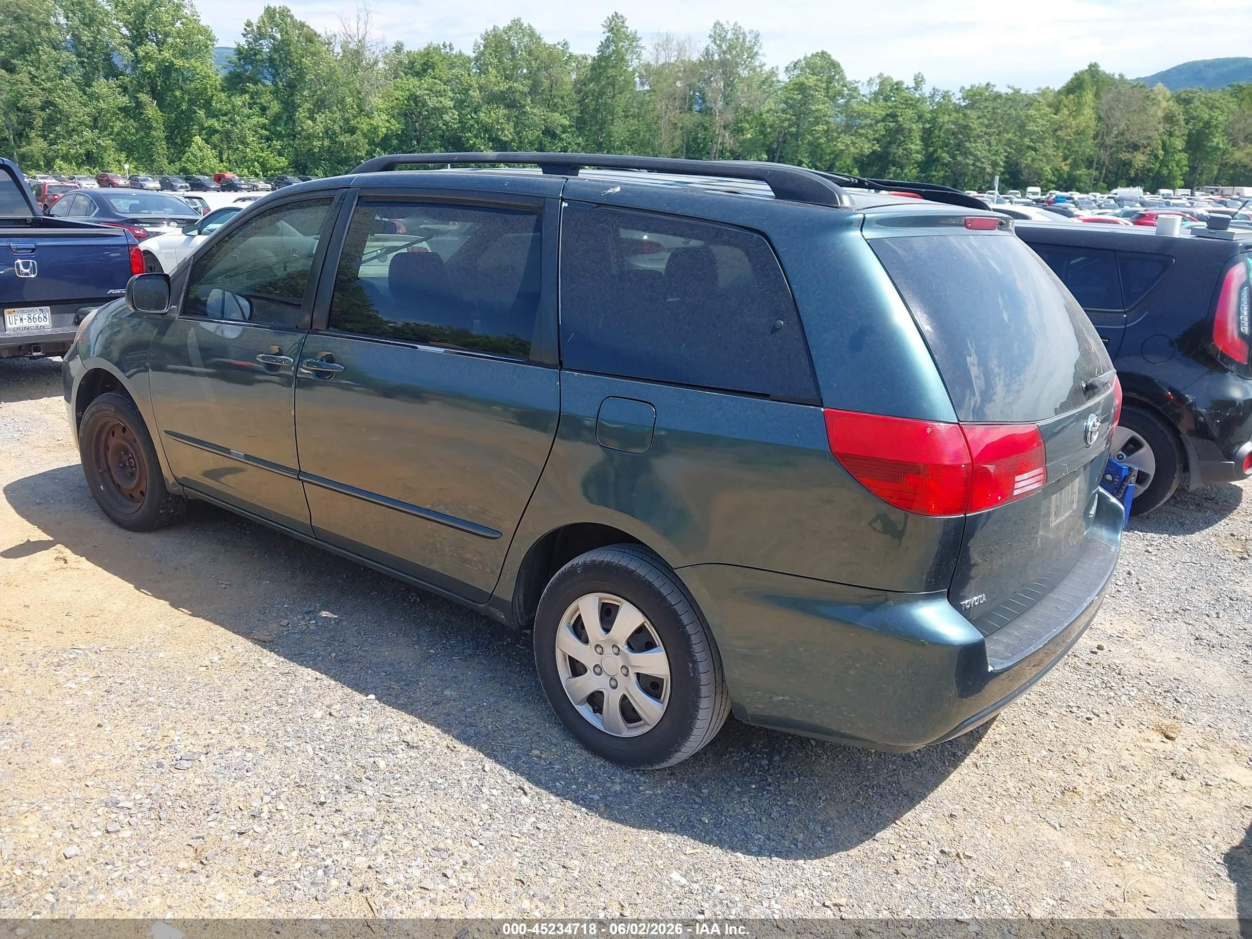 2004 Toyota Sienna Le Green vin: 5TDZA23C04S046257