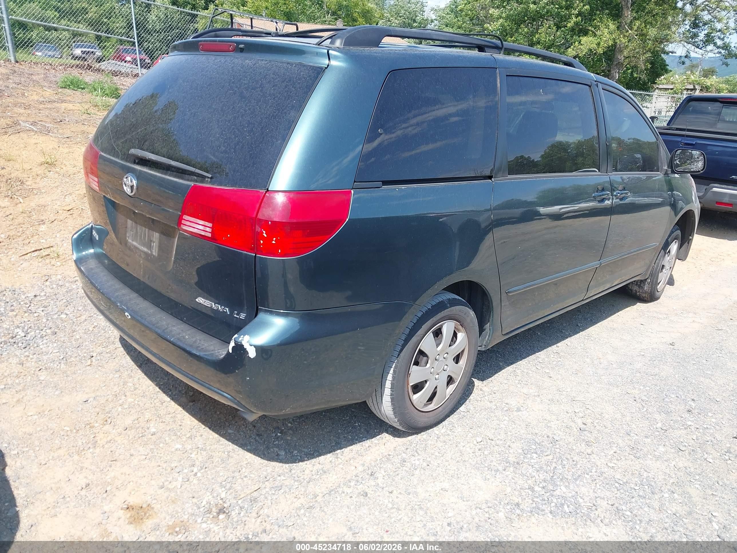 2004 Toyota Sienna Le Green vin: 5TDZA23C04S046257