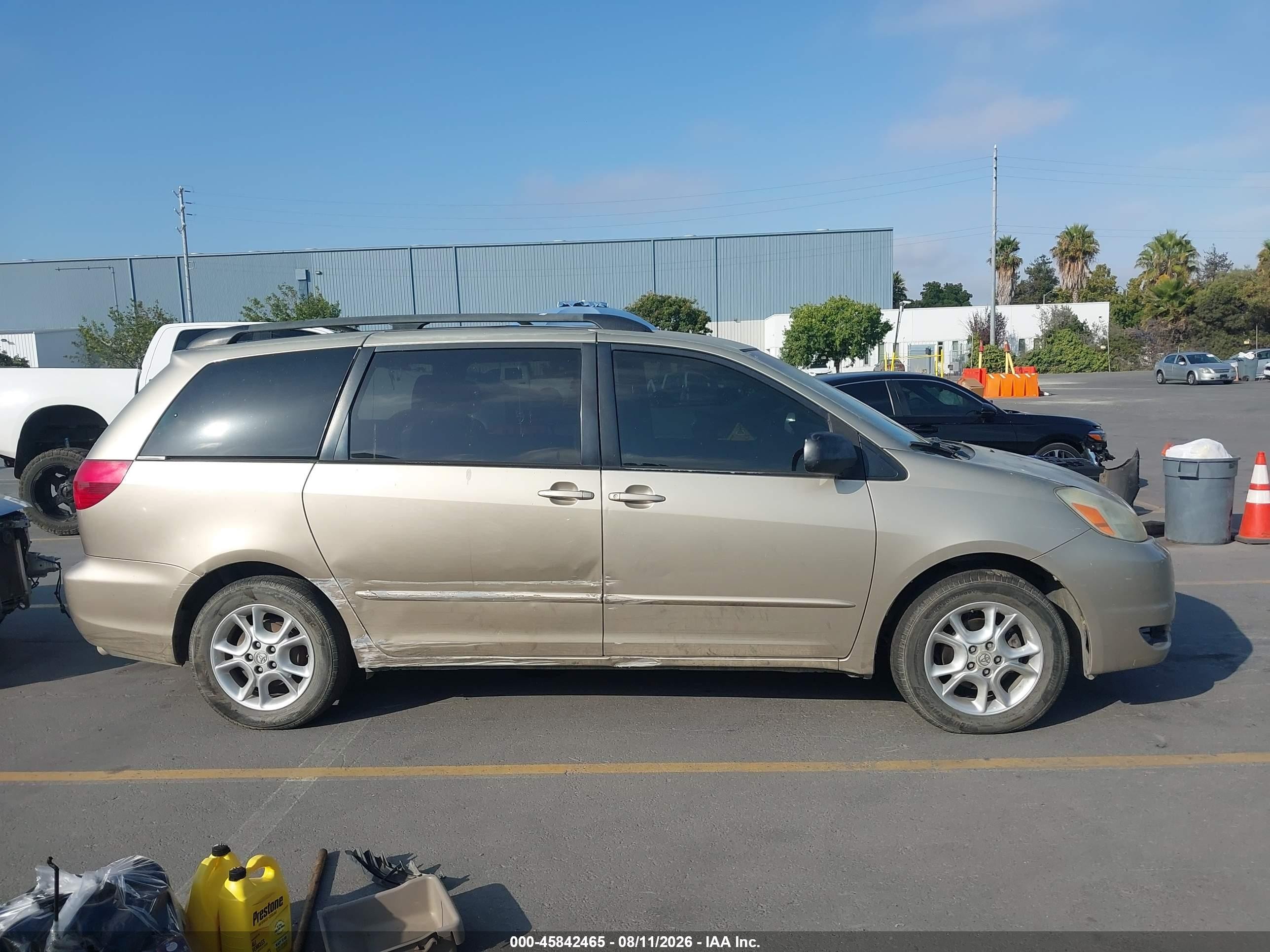 2004 Toyota Sienna Le Brown vin: 5TDZA23C04S061308