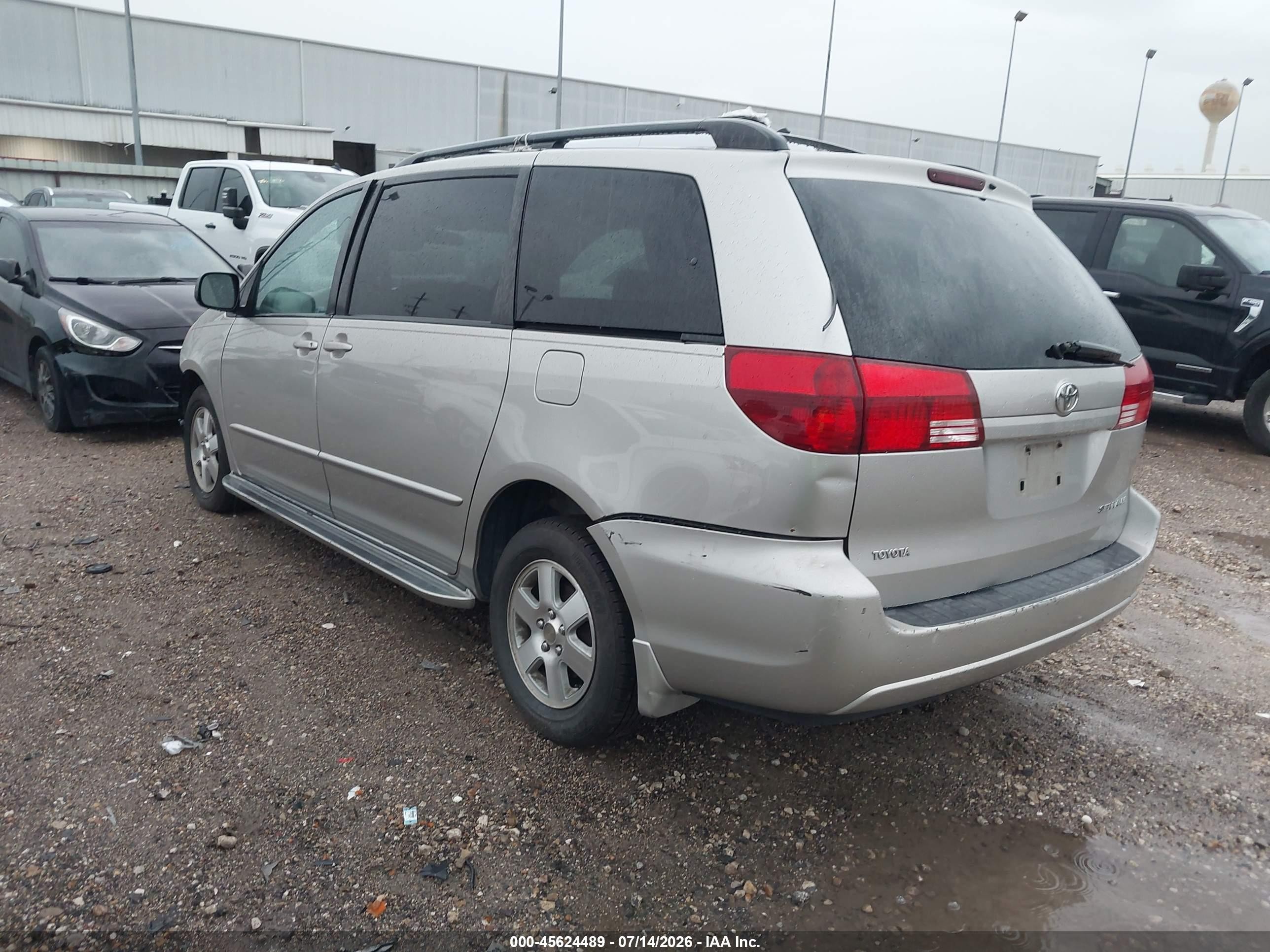 2004 Toyota Sienna Le Желто-коричневый vin: 5TDZA23C04S156547