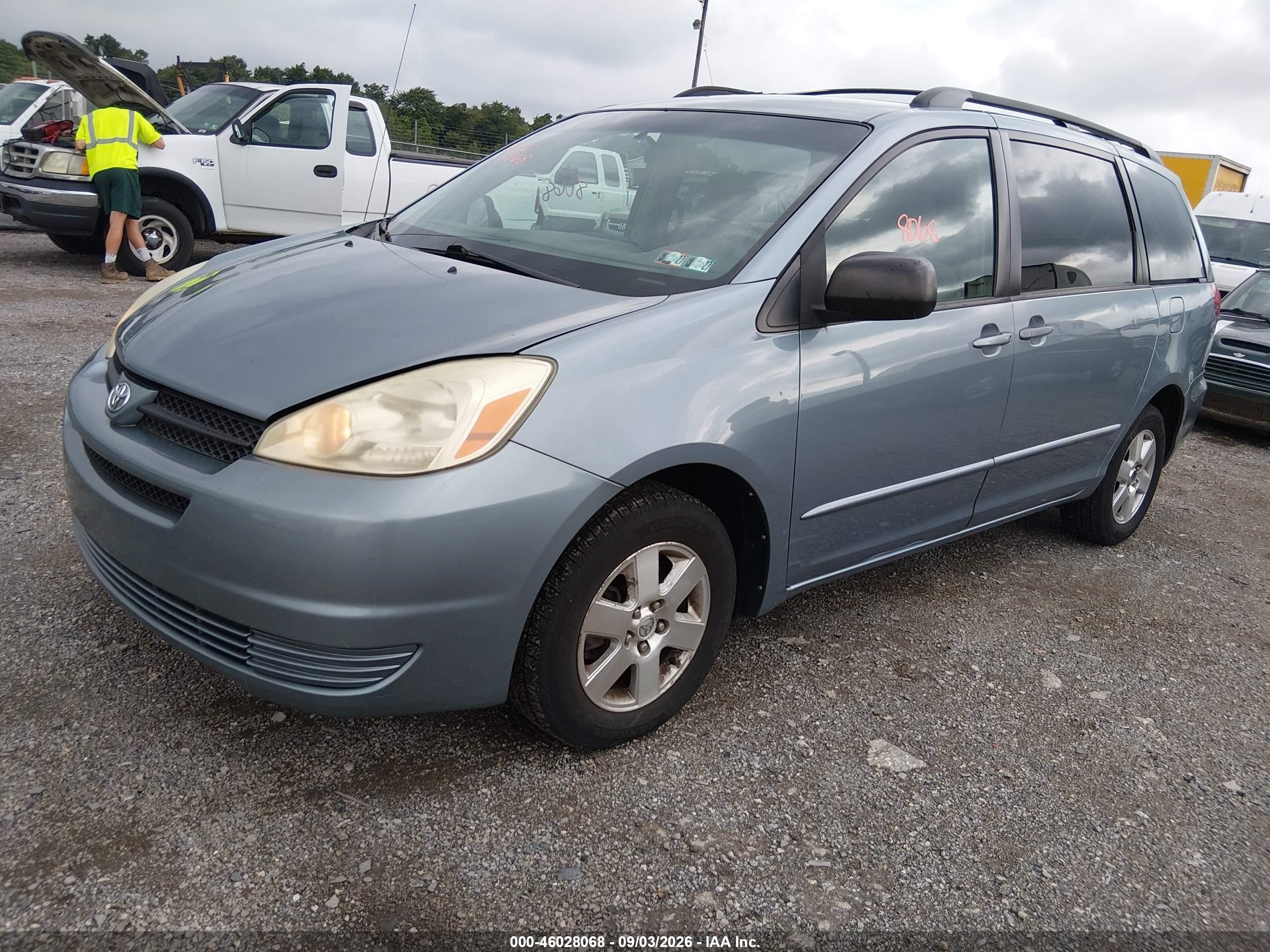 2004 Toyota Sienna Le Blue vin: 5TDZA23C04S157195