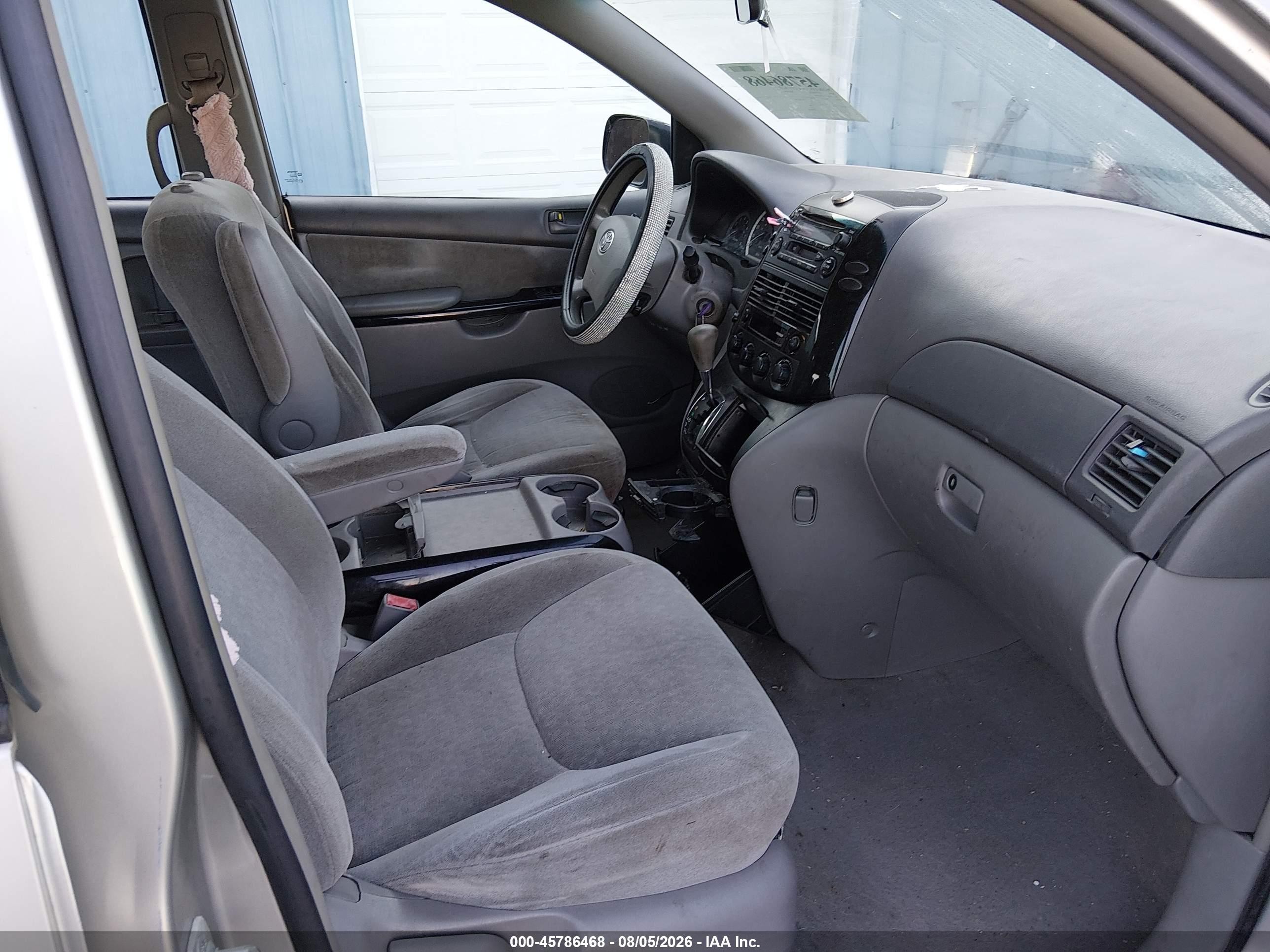 2004 Toyota Sienna Ce Silver vin: 5TDZA23C04S194487