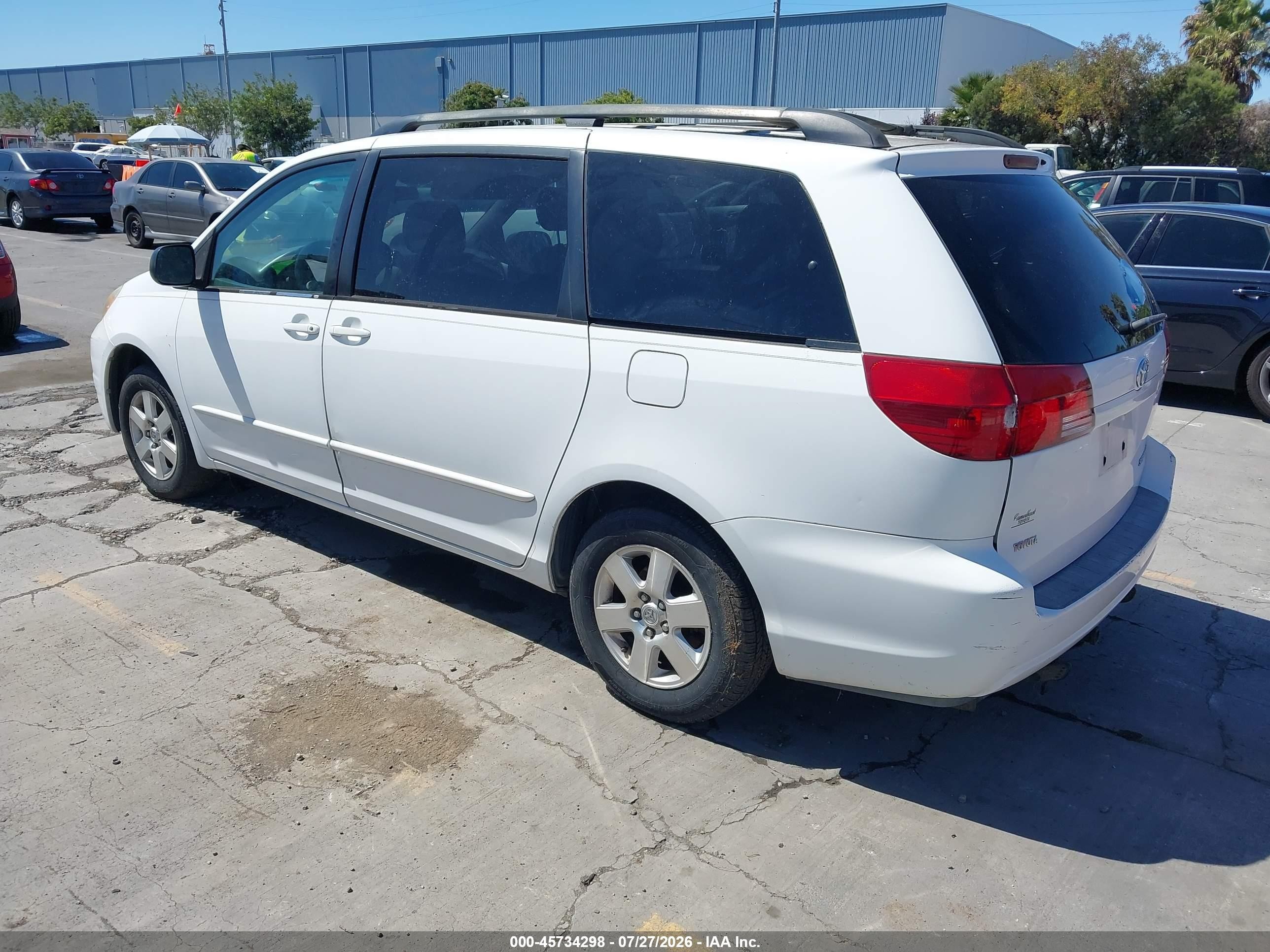 2005 Toyota Sienna Le White vin: 5TDZA23C05S227229