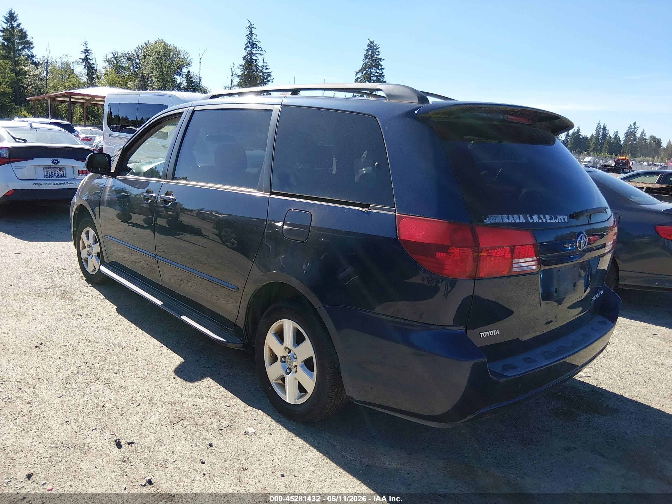 2005 Toyota Sienna Le Blue vin: 5TDZA23C05S241745