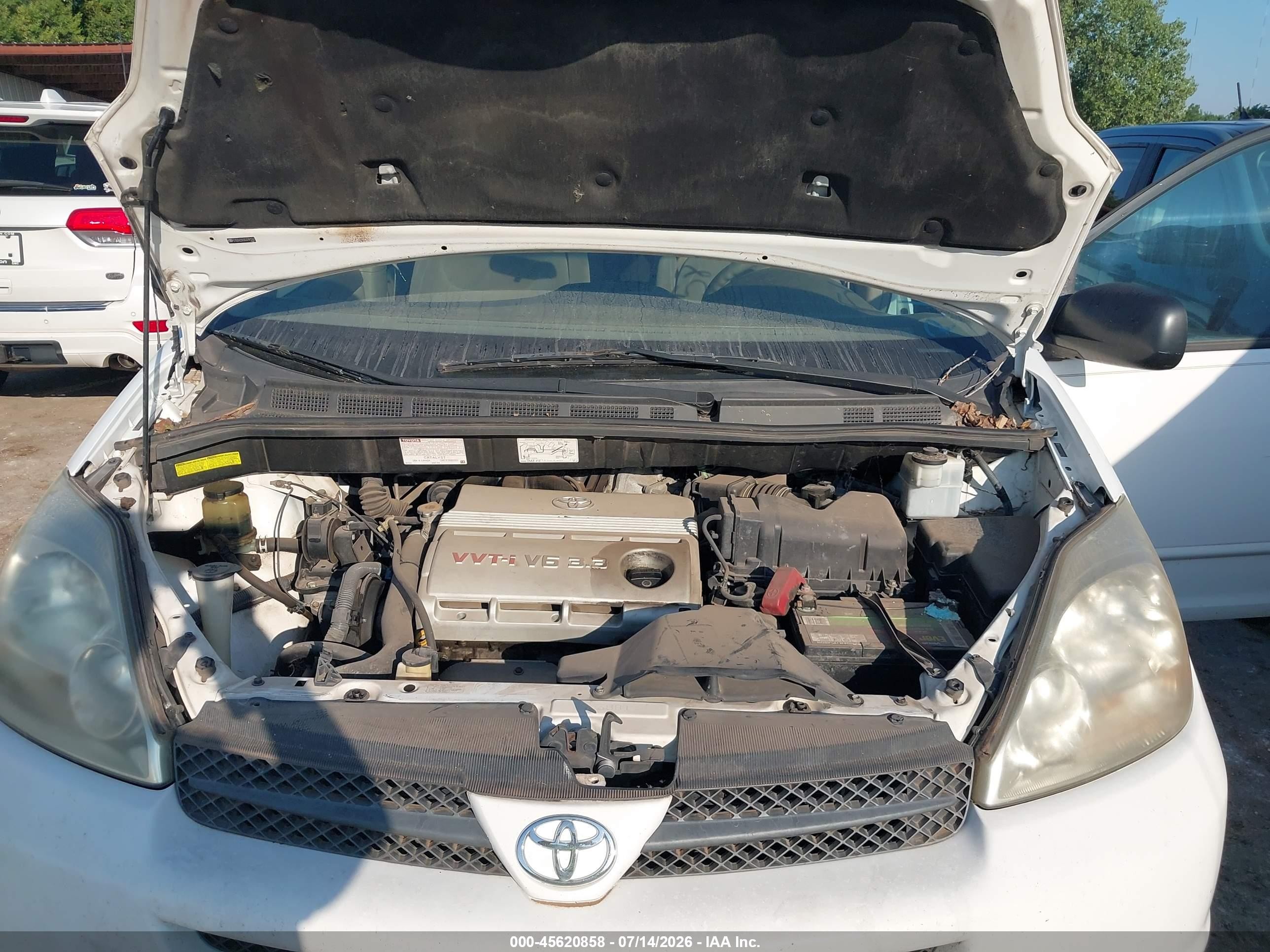 2005 Toyota Sienna Le White vin: 5TDZA23C05S291240
