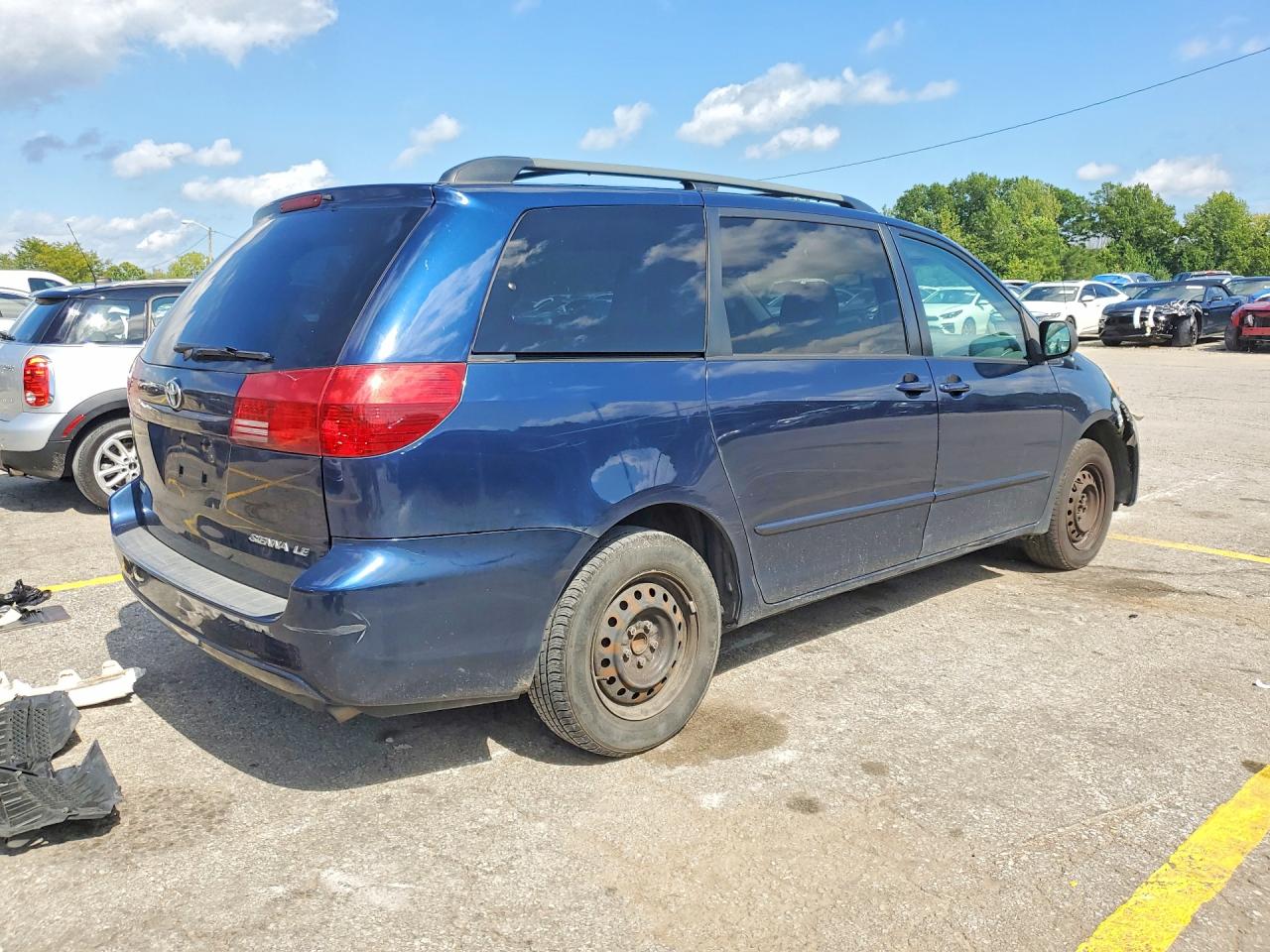 2005 Toyota Sienna Le 7 Passenger Blue vin: 5TDZA23C05S292551