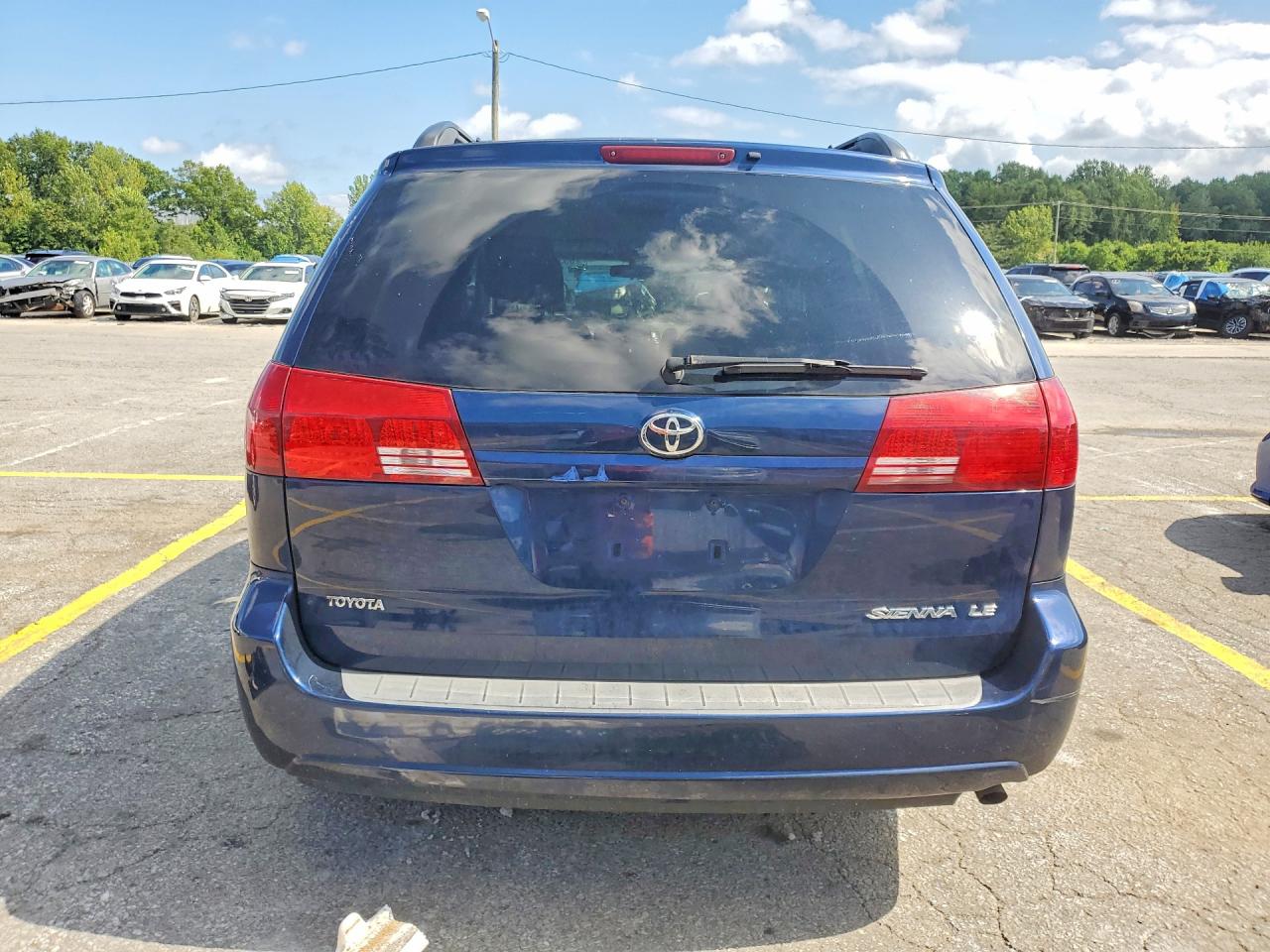 2005 Toyota Sienna Le 7 Passenger Blue vin: 5TDZA23C05S292551