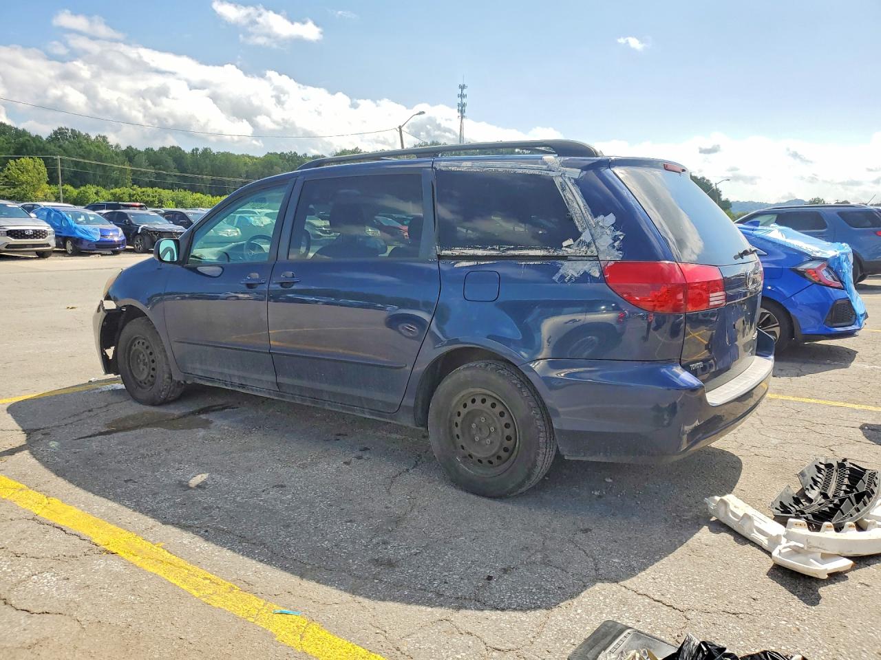 2005 Toyota Sienna Le 7 Passenger Blue vin: 5TDZA23C05S292551