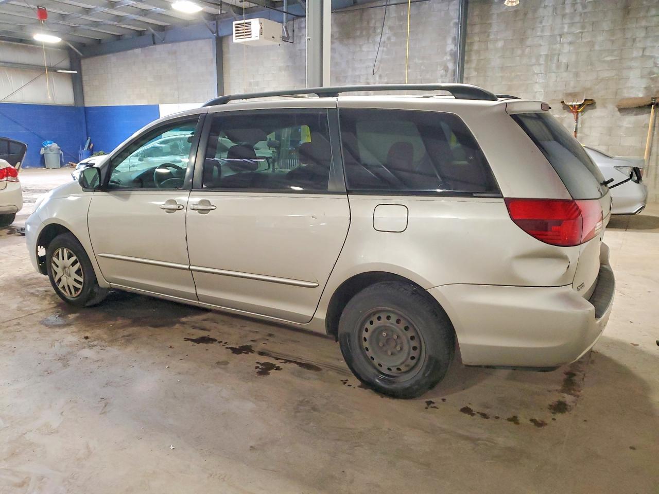 2005 Toyota Sienna Le 7 Passenger Gray vin: 5TDZA23C05S301930