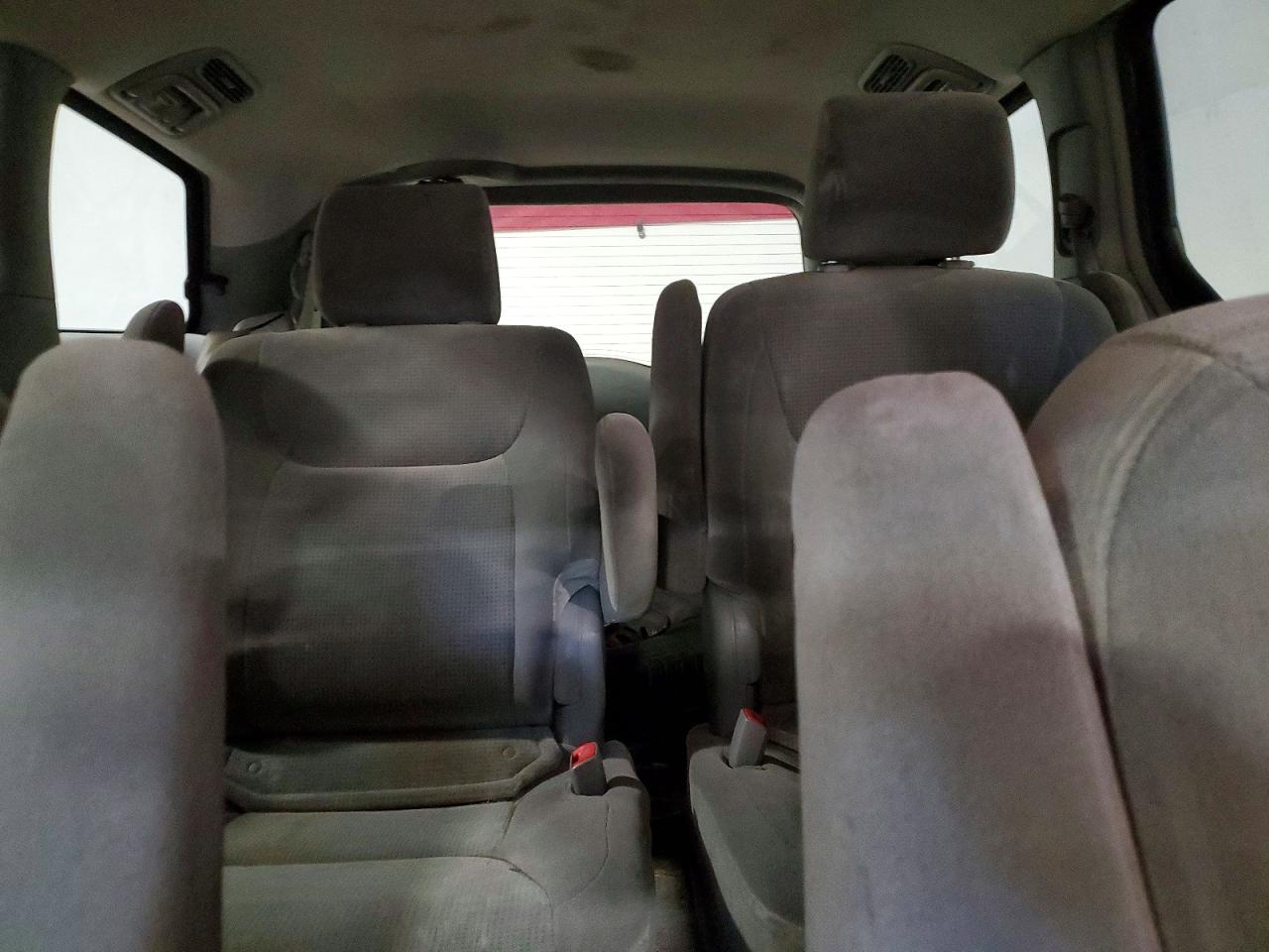 2005 Toyota Sienna Le 7 Passenger Gray vin: 5TDZA23C05S301930