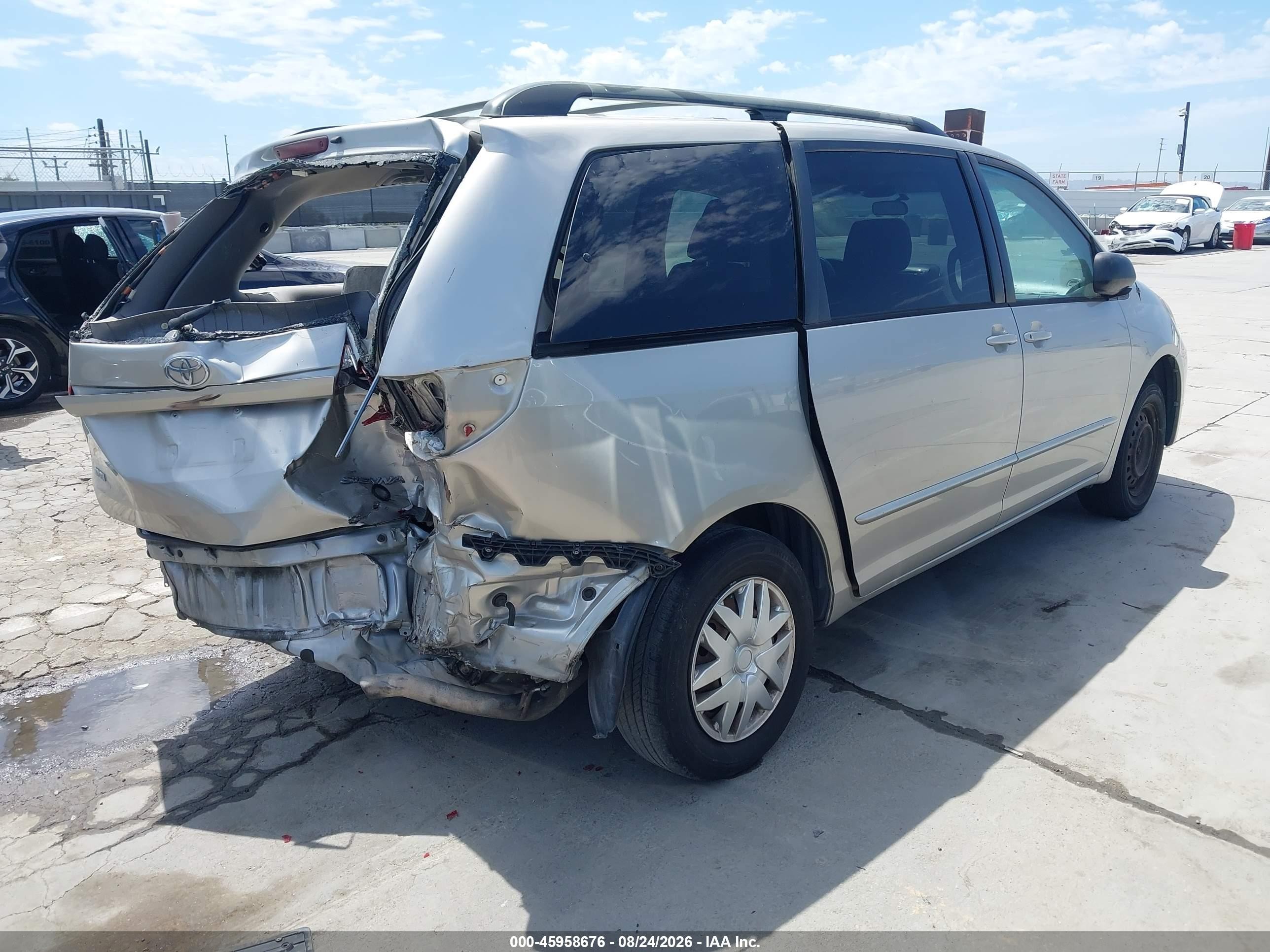 2005 Toyota Sienna Le Silver vin: 5TDZA23C05S303628