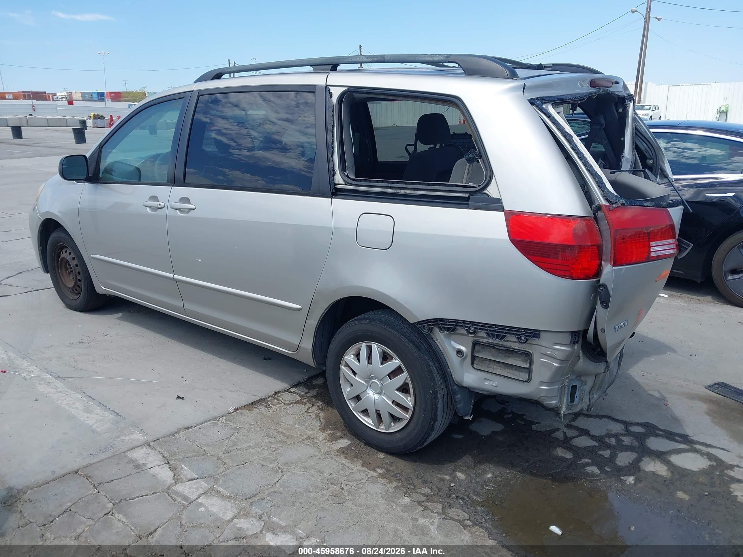2005 Toyota Sienna Le Silver vin: 5TDZA23C05S303628