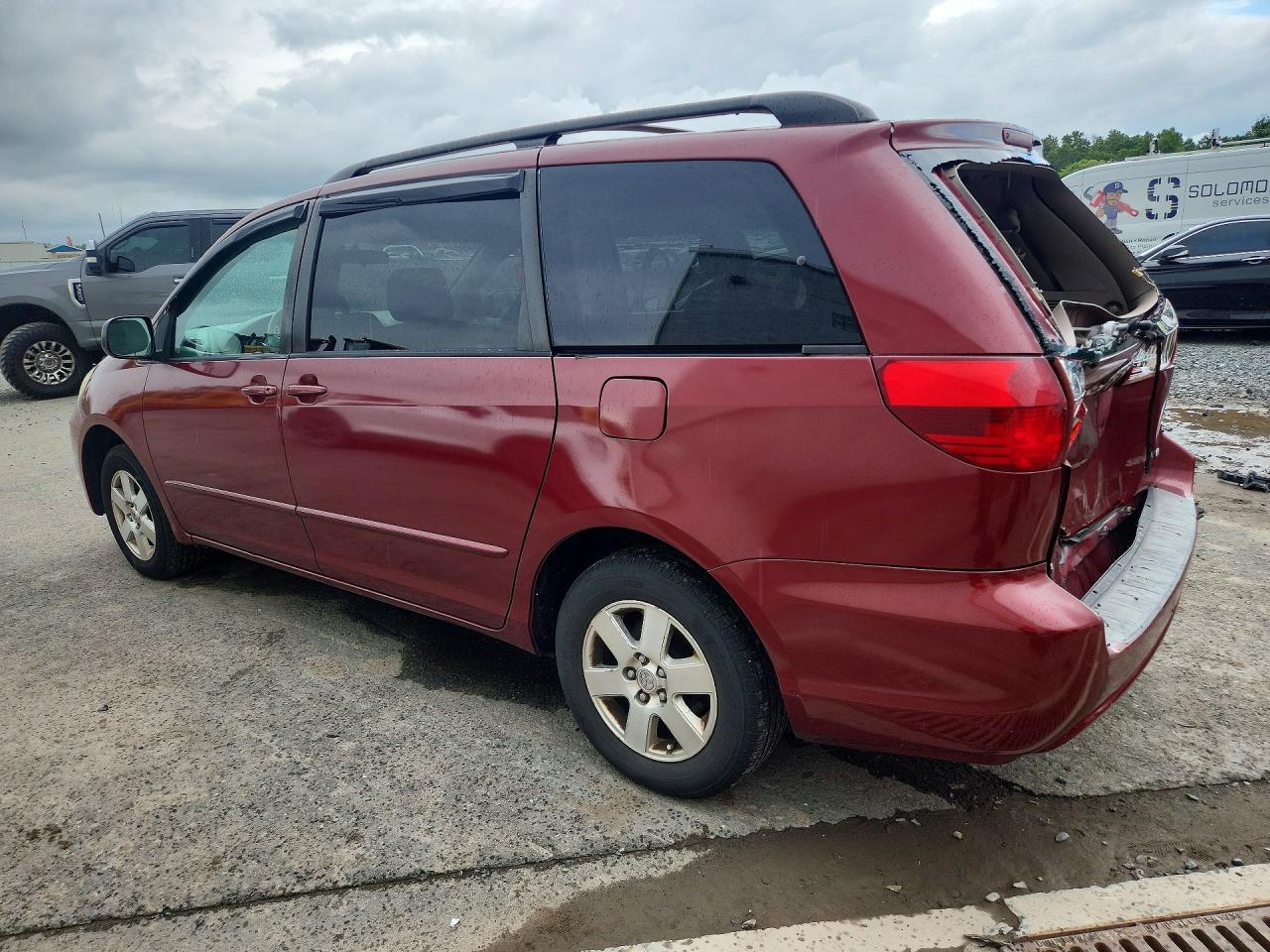 2005 Toyota Sienna Le 8 Passenger Maroon vin: 5TDZA23C05S304830