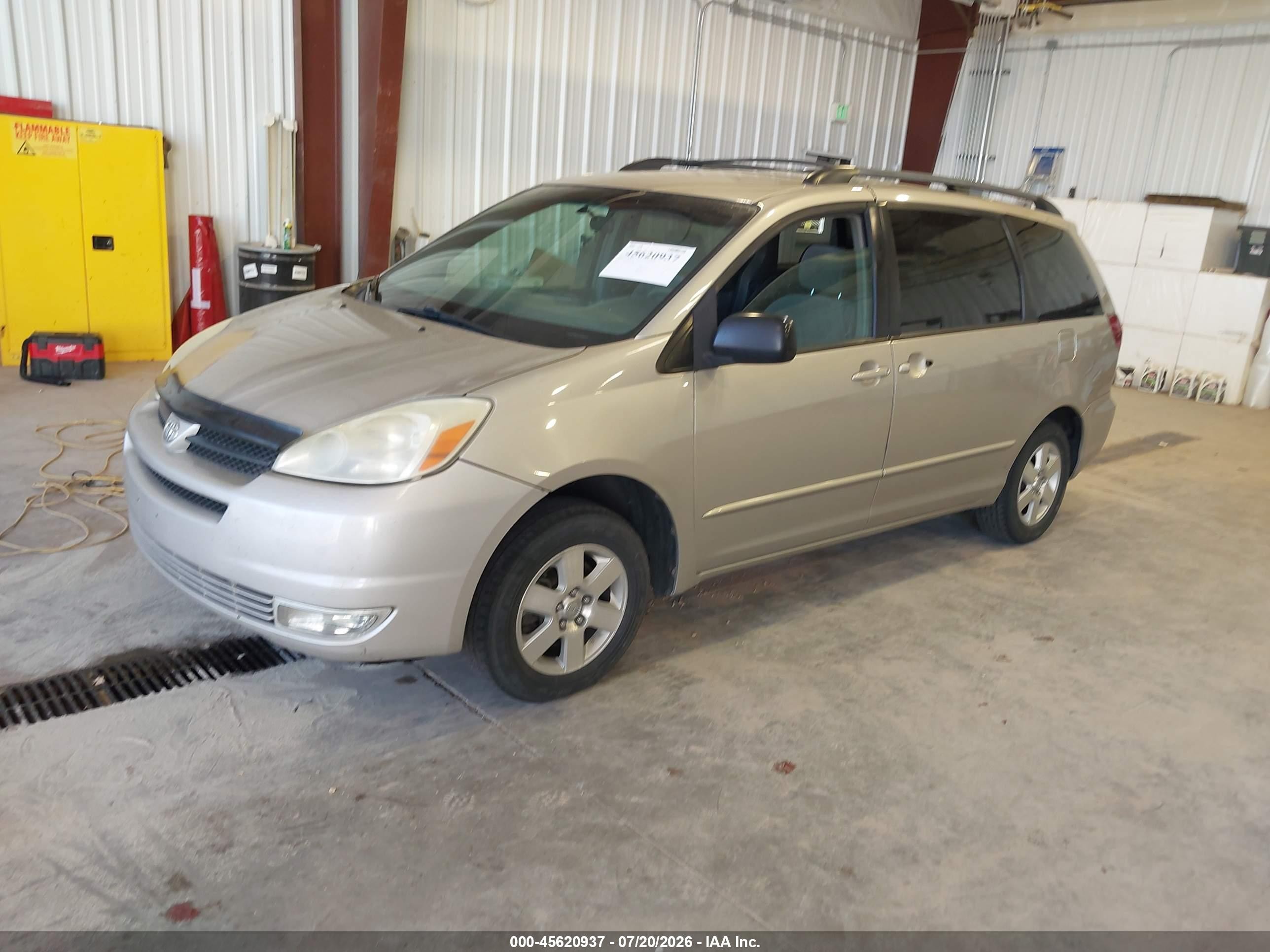 2005 Toyota Sienna Le Желто-коричневый vin: 5TDZA23C05S329940