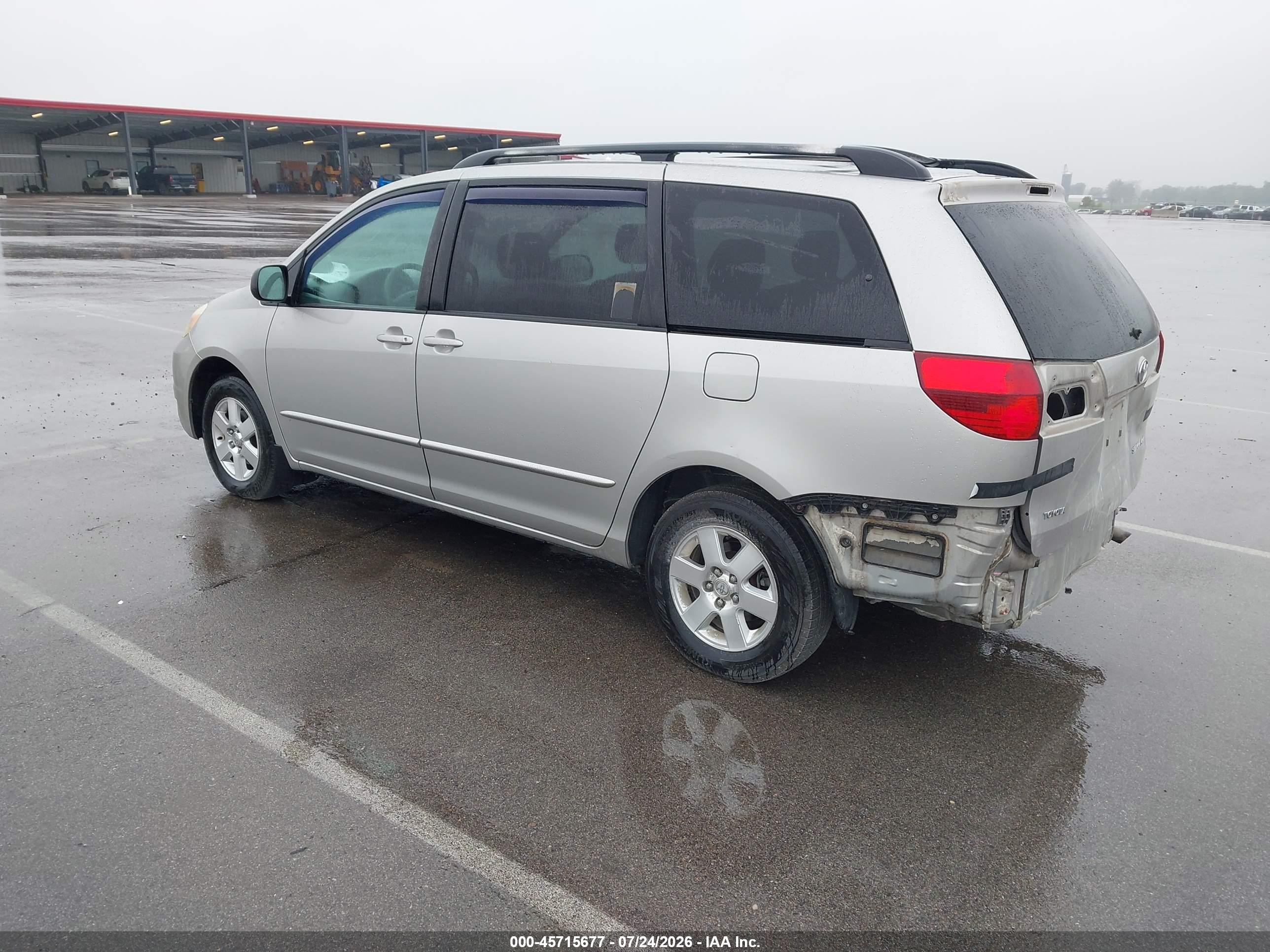 2005 Toyota Sienna Le Silver vin: 5TDZA23C05S342591