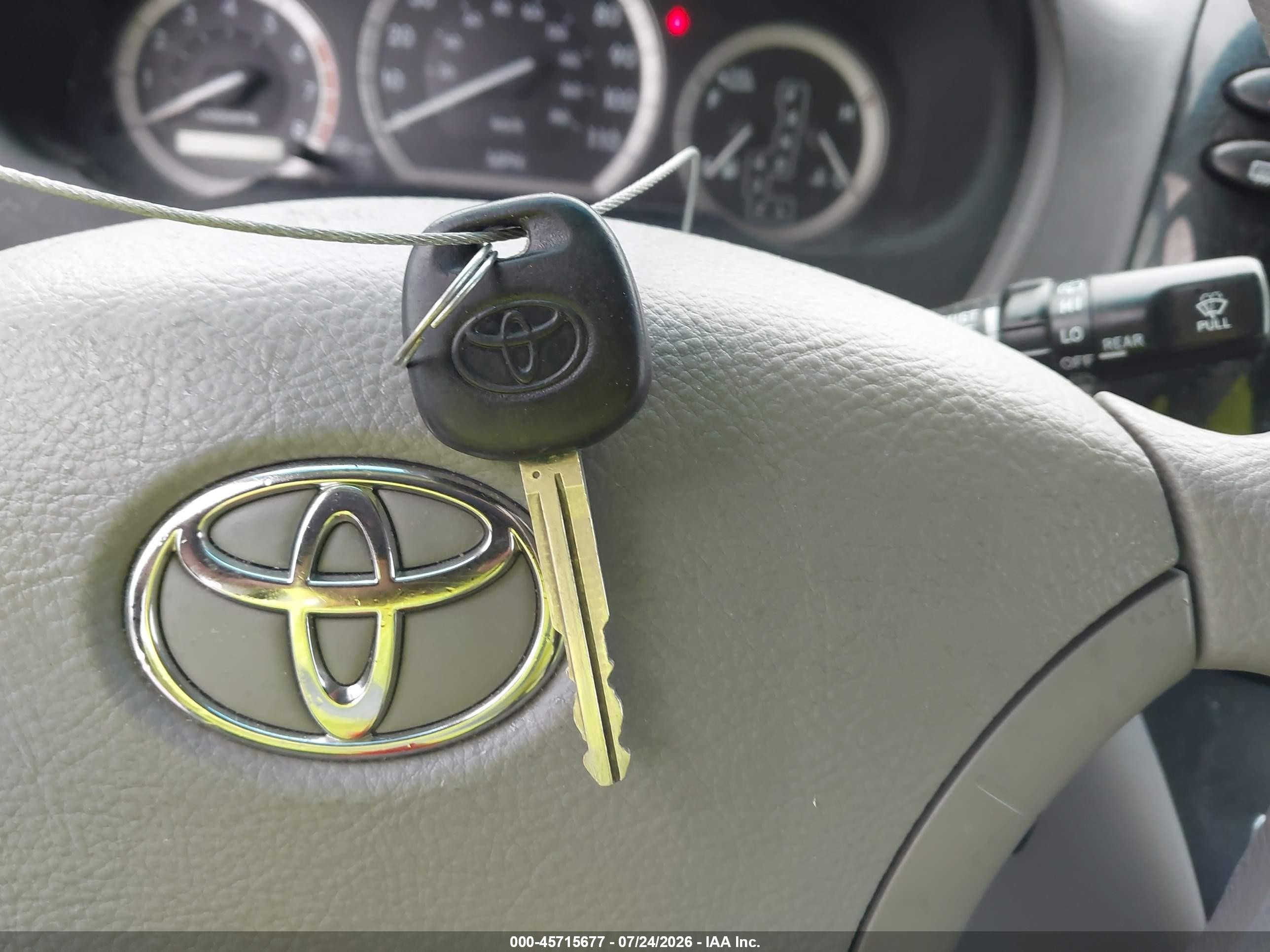 2005 Toyota Sienna Le Silver vin: 5TDZA23C05S342591