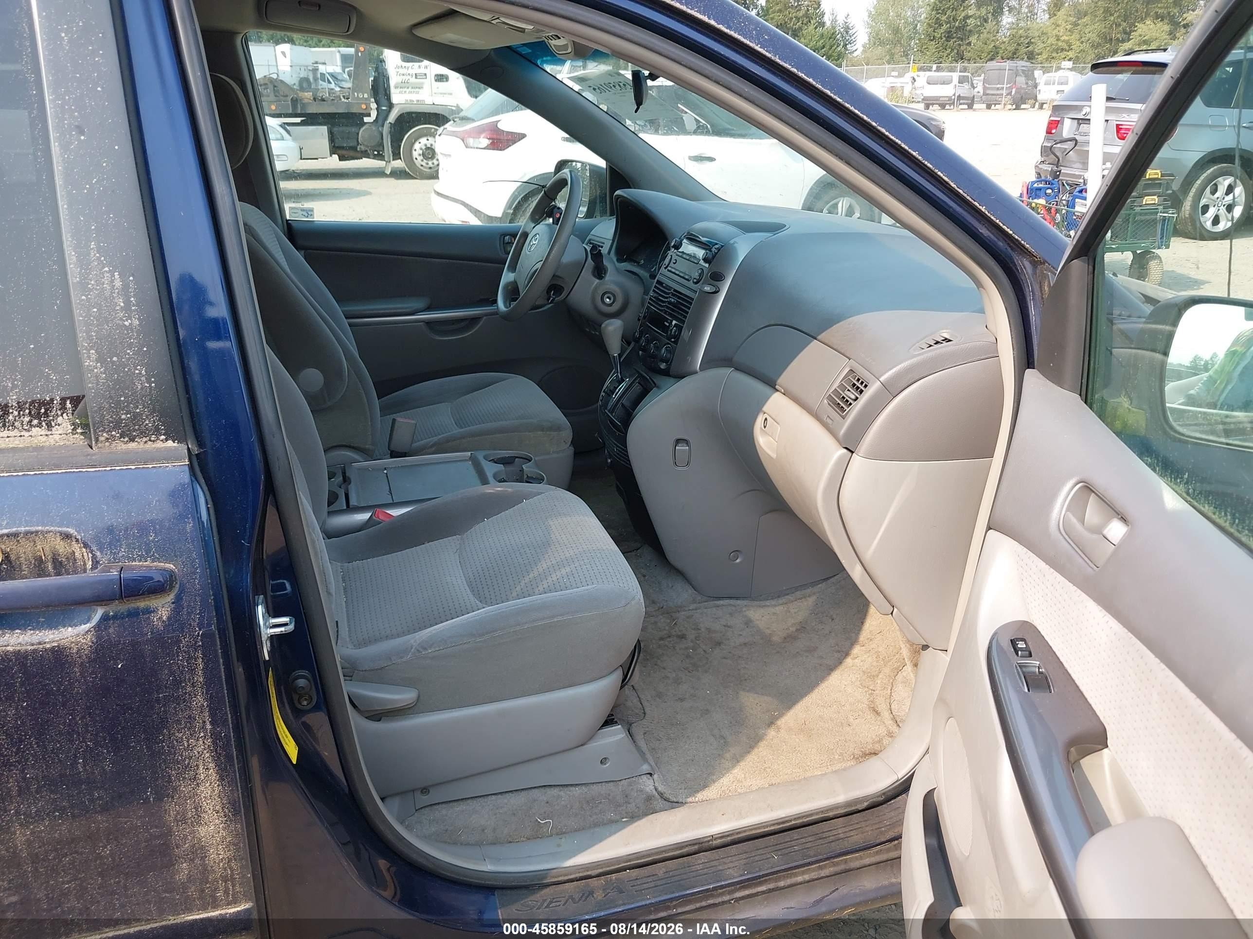 2006 Toyota Sienna Le Dark Brown vin: 5TDZA23C06S443597