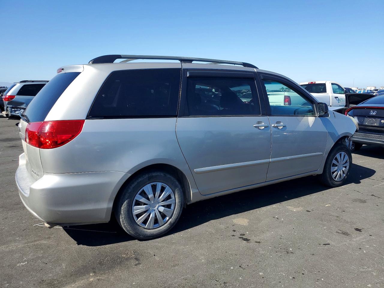 2006 Toyota Sienna Le 8 Passenger Beige vin: 5TDZA23C06S467768