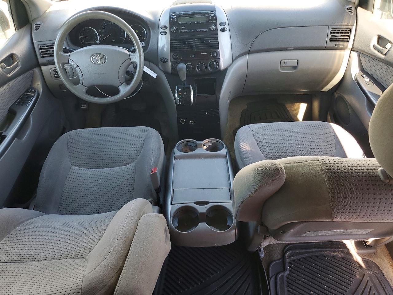 2006 Toyota Sienna Le 8 Passenger Beige vin: 5TDZA23C06S467768