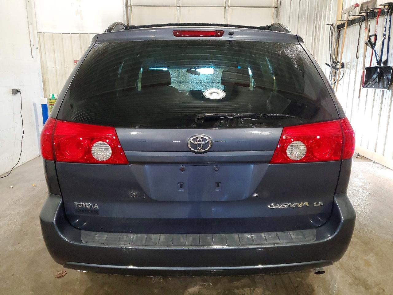 2006 Toyota Sienna Le 7 Passenger Blue vin: 5TDZA23C06S497322