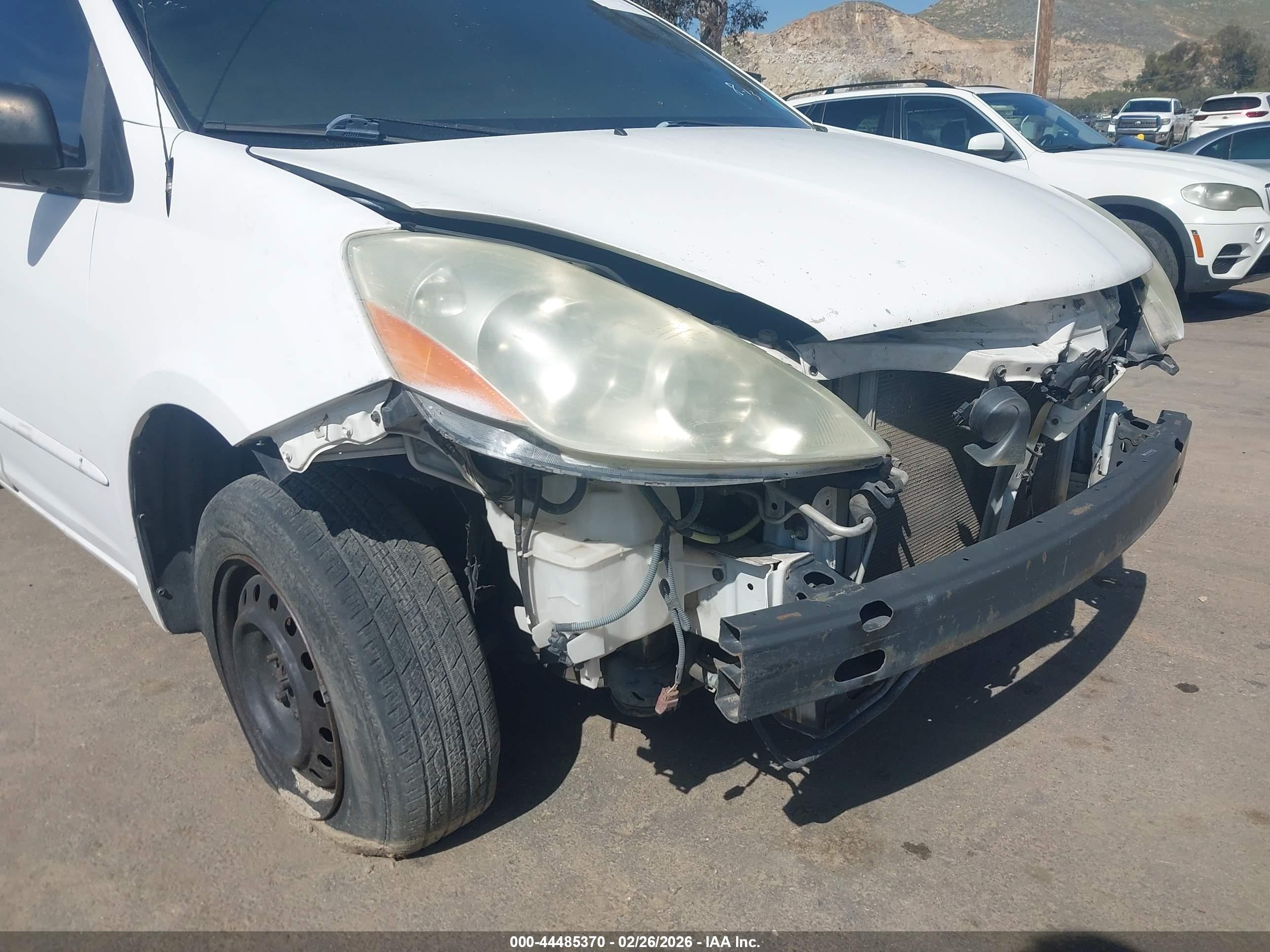 2006 Toyota Sienna Le White vin: 5TDZA23C06S505127