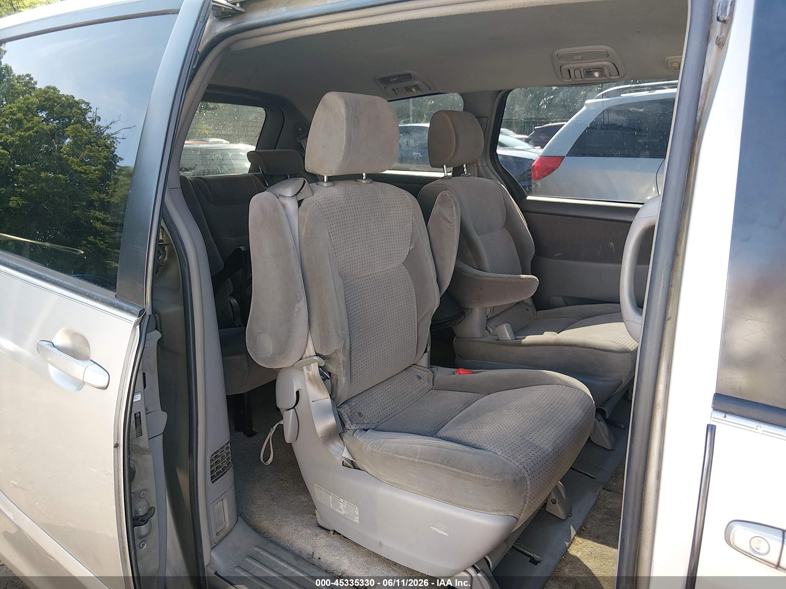 2006 Toyota Sienna Le Серый vin: 5TDZA23C06S535082
