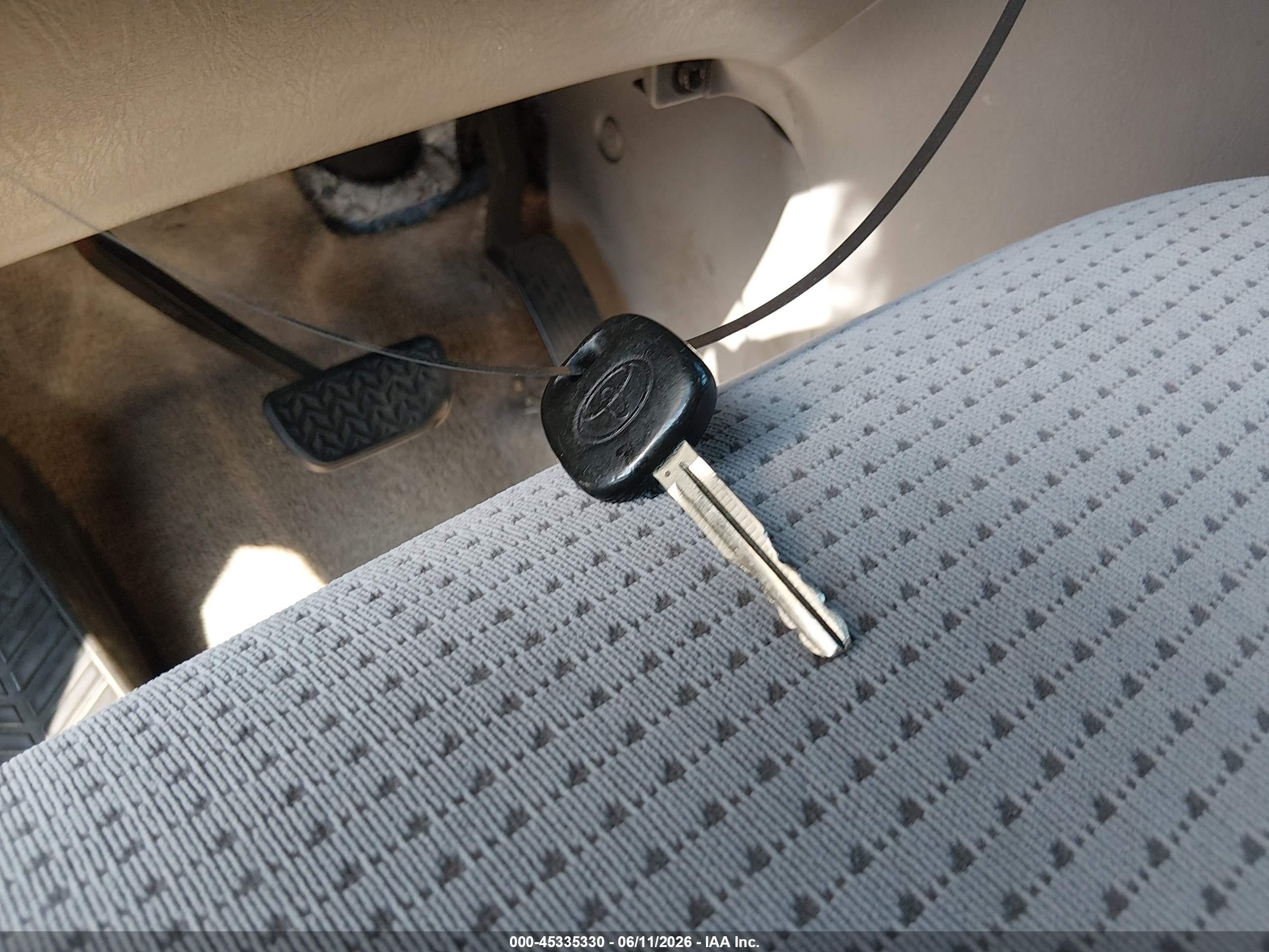 2006 Toyota Sienna Le Серый vin: 5TDZA23C06S535082