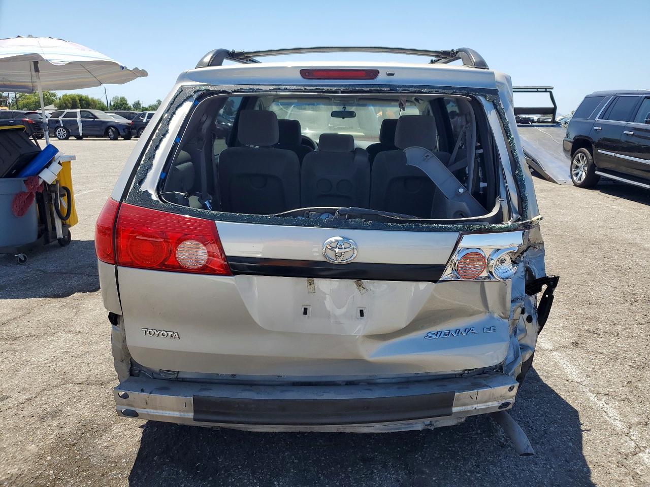 2006 Toyota Sienna Ce 8 Passenger Silver vin: 5TDZA23C06S539486