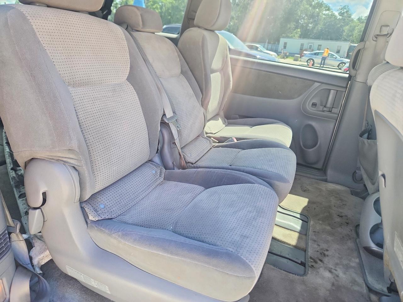 2006 Toyota Sienna Le 8 Passenger Gray vin: 5TDZA23C06S548219