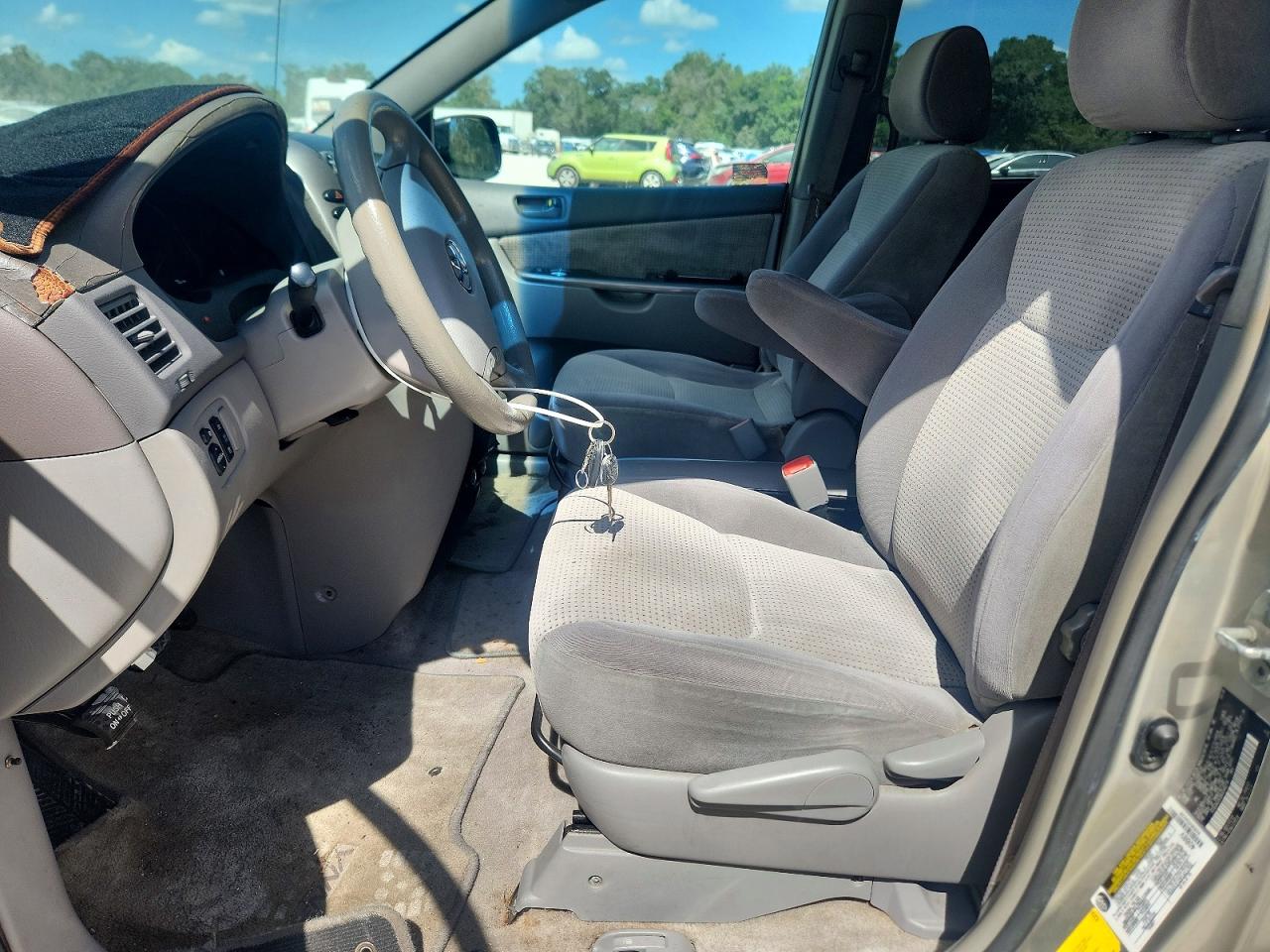 2006 Toyota Sienna Le 8 Passenger Gray vin: 5TDZA23C06S548219
