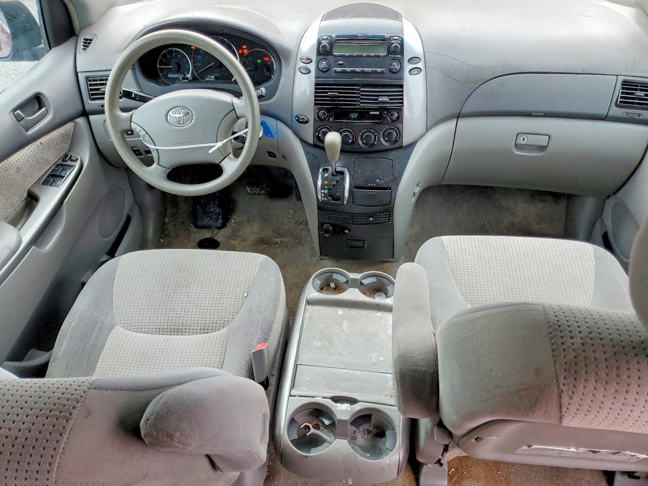 2006 Toyota Sienna Le 7 Passenger Red vin: 5TDZA23C06S549726