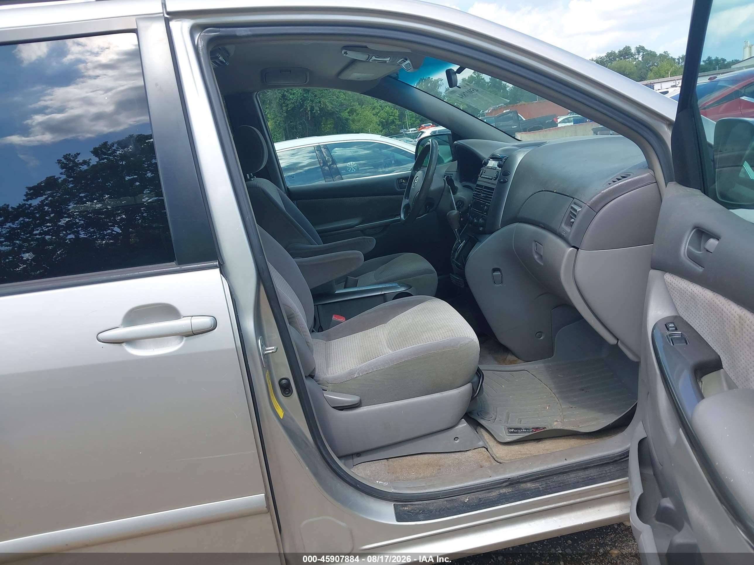 2006 Toyota Sienna Le Silver vin: 5TDZA23C06S563111