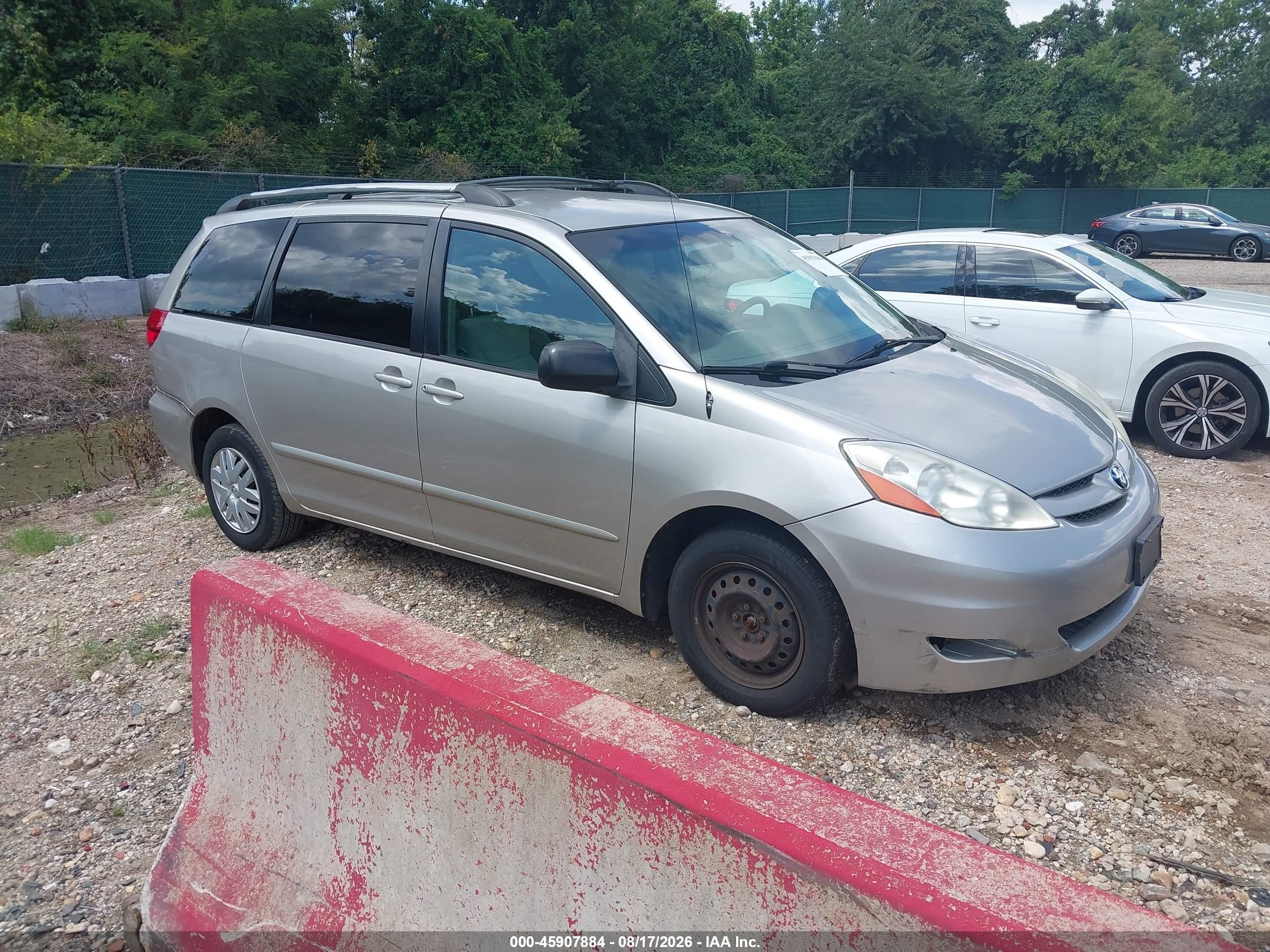 2006 Toyota Sienna Le Silver vin: 5TDZA23C06S563111