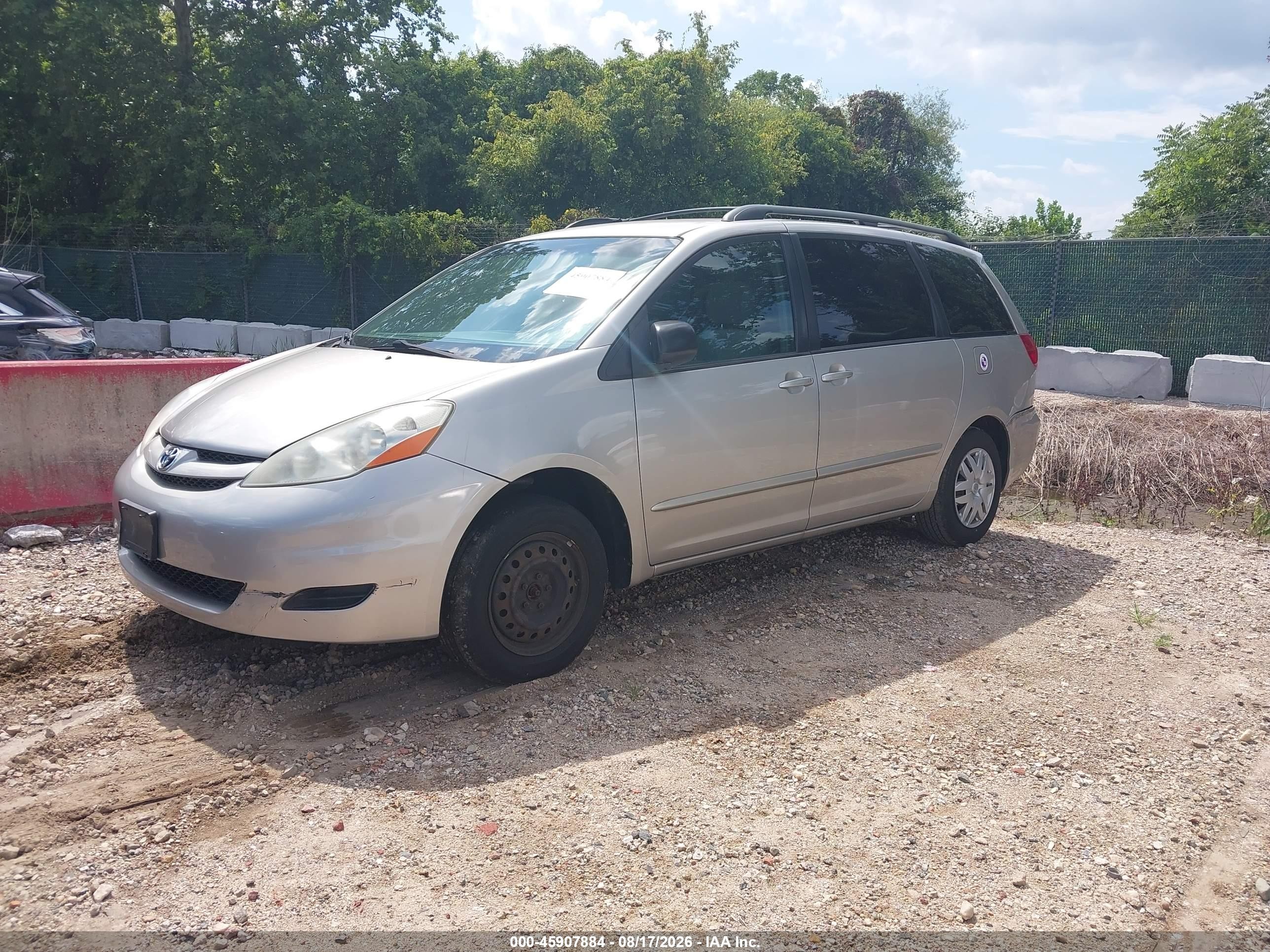 2006 Toyota Sienna Le Silver vin: 5TDZA23C06S563111