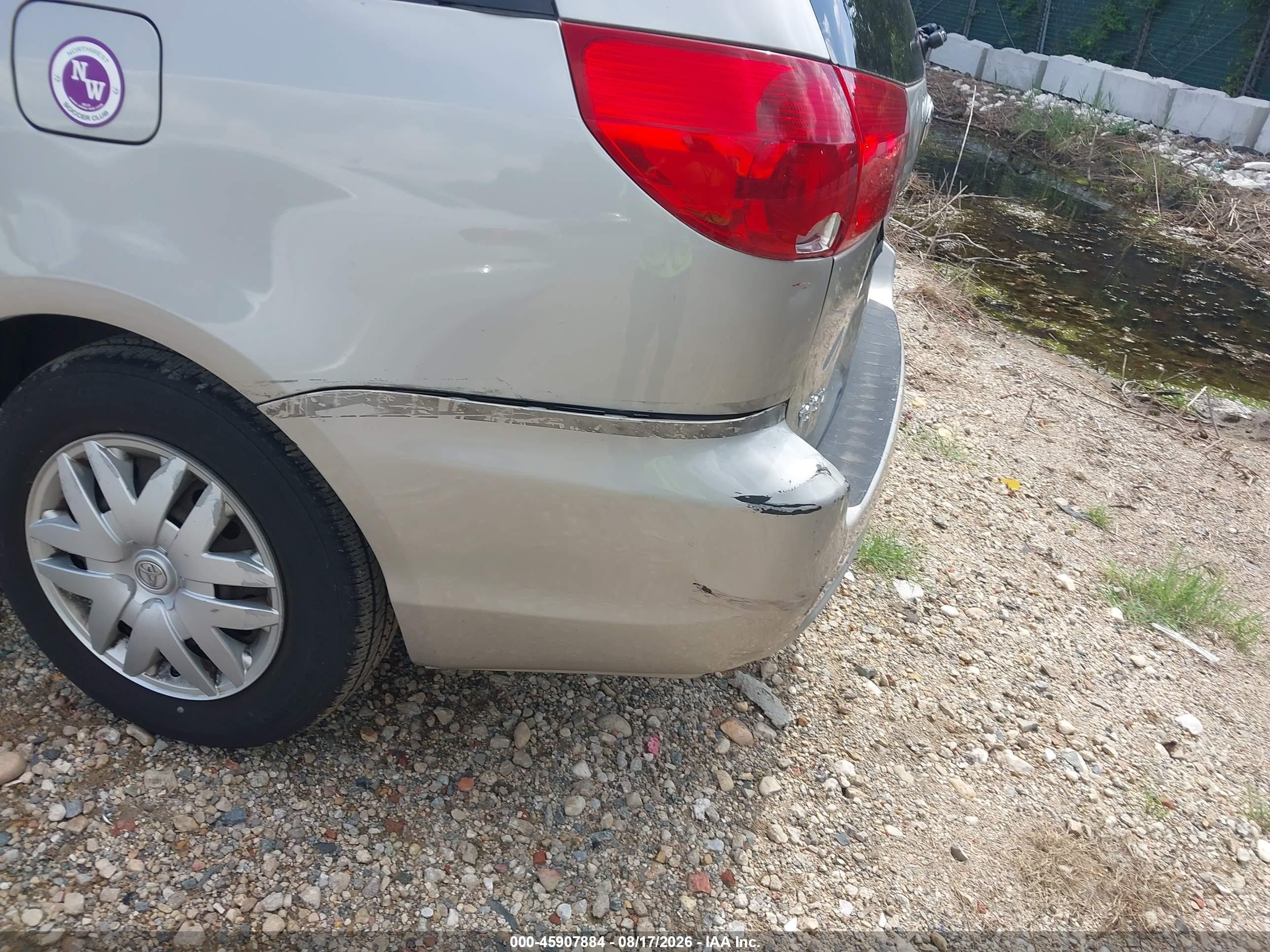 2006 Toyota Sienna Le Silver vin: 5TDZA23C06S563111