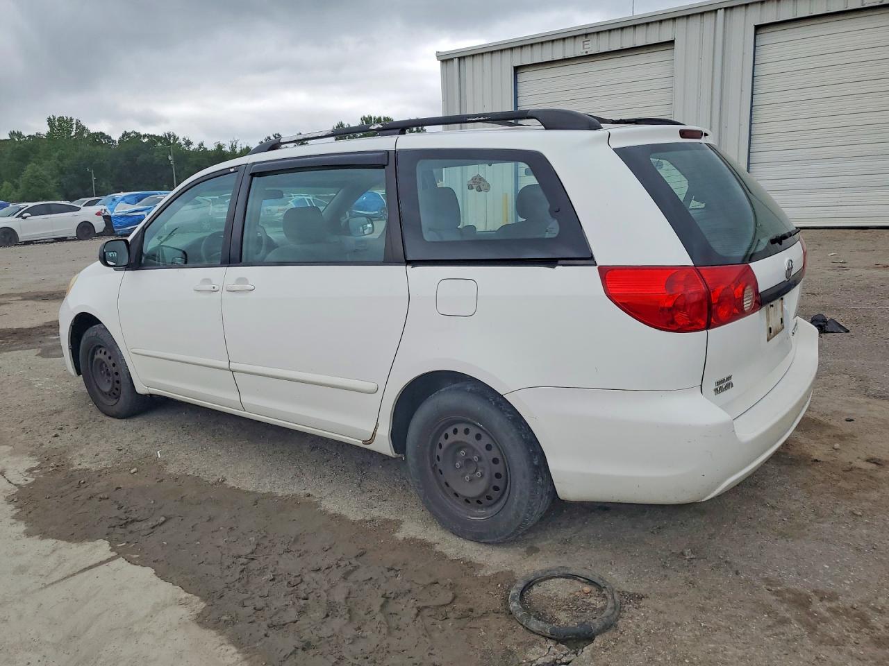2006 Toyota Sienna Ce 7 Passenger White vin: 5TDZA23C06S570897
