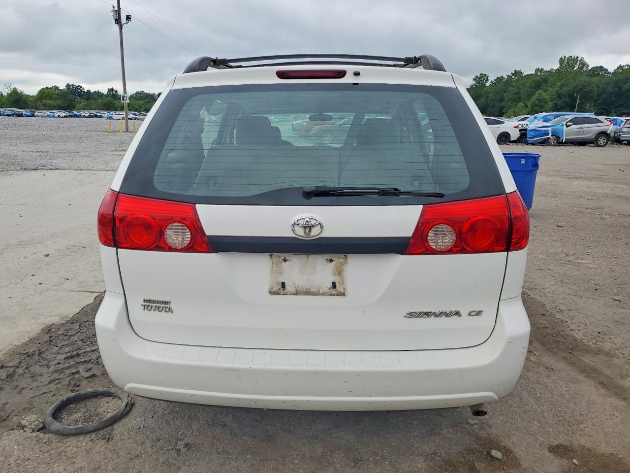 2006 Toyota Sienna Ce 7 Passenger White vin: 5TDZA23C06S570897