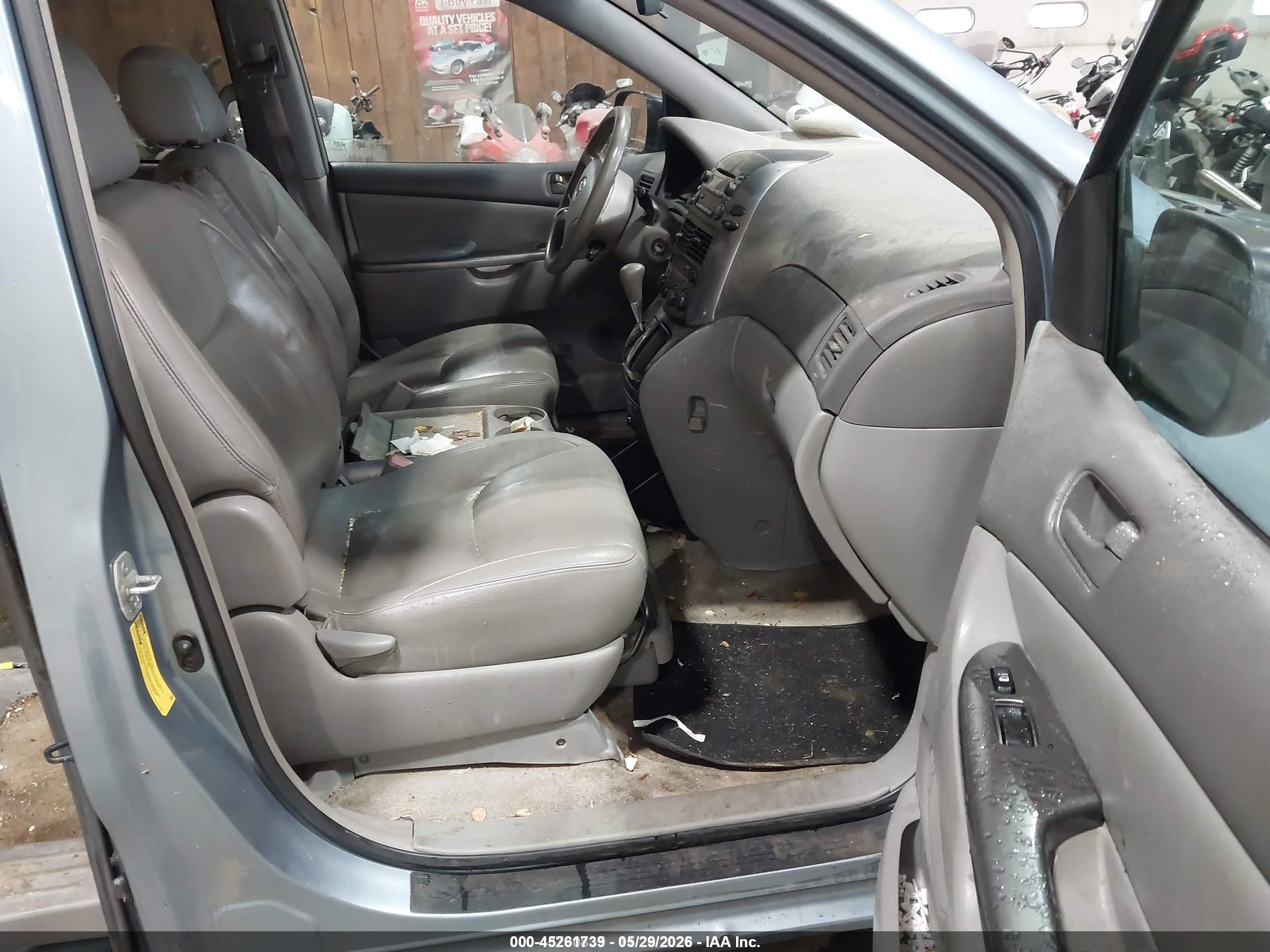 2006 Toyota Sienna Le Blue vin: 5TDZA23C06S578837