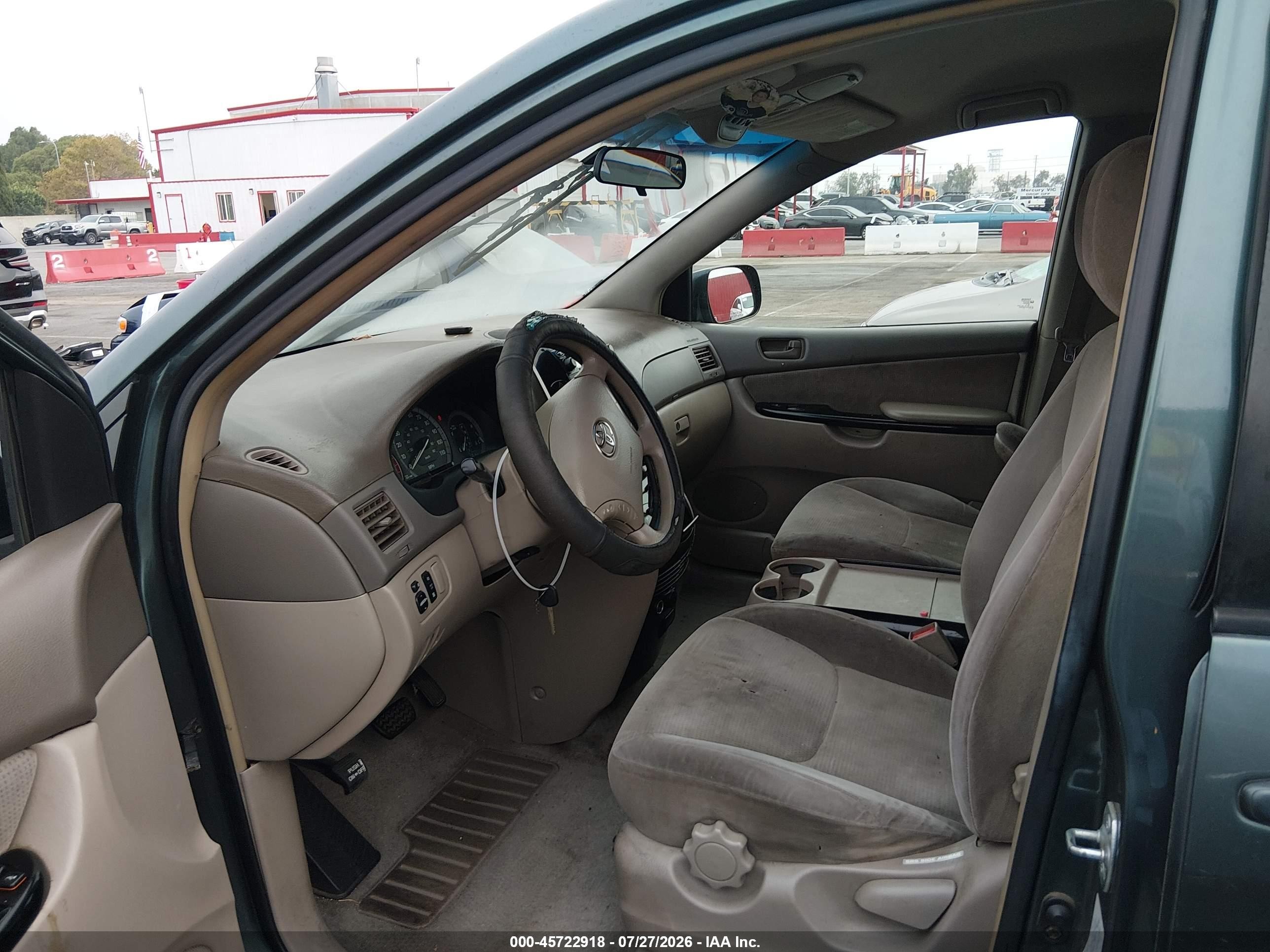 2004 Toyota Sienna Le Gray vin: 5TDZA23C14S027894