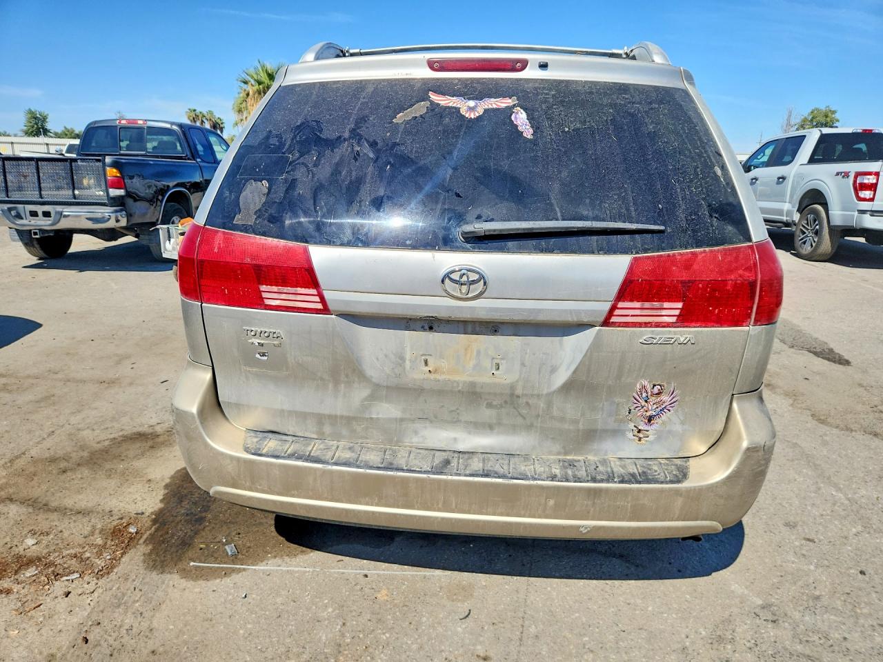 2004 Toyota Sienna Le 7 Passenger Silver vin: 5TDZA23C14S121466
