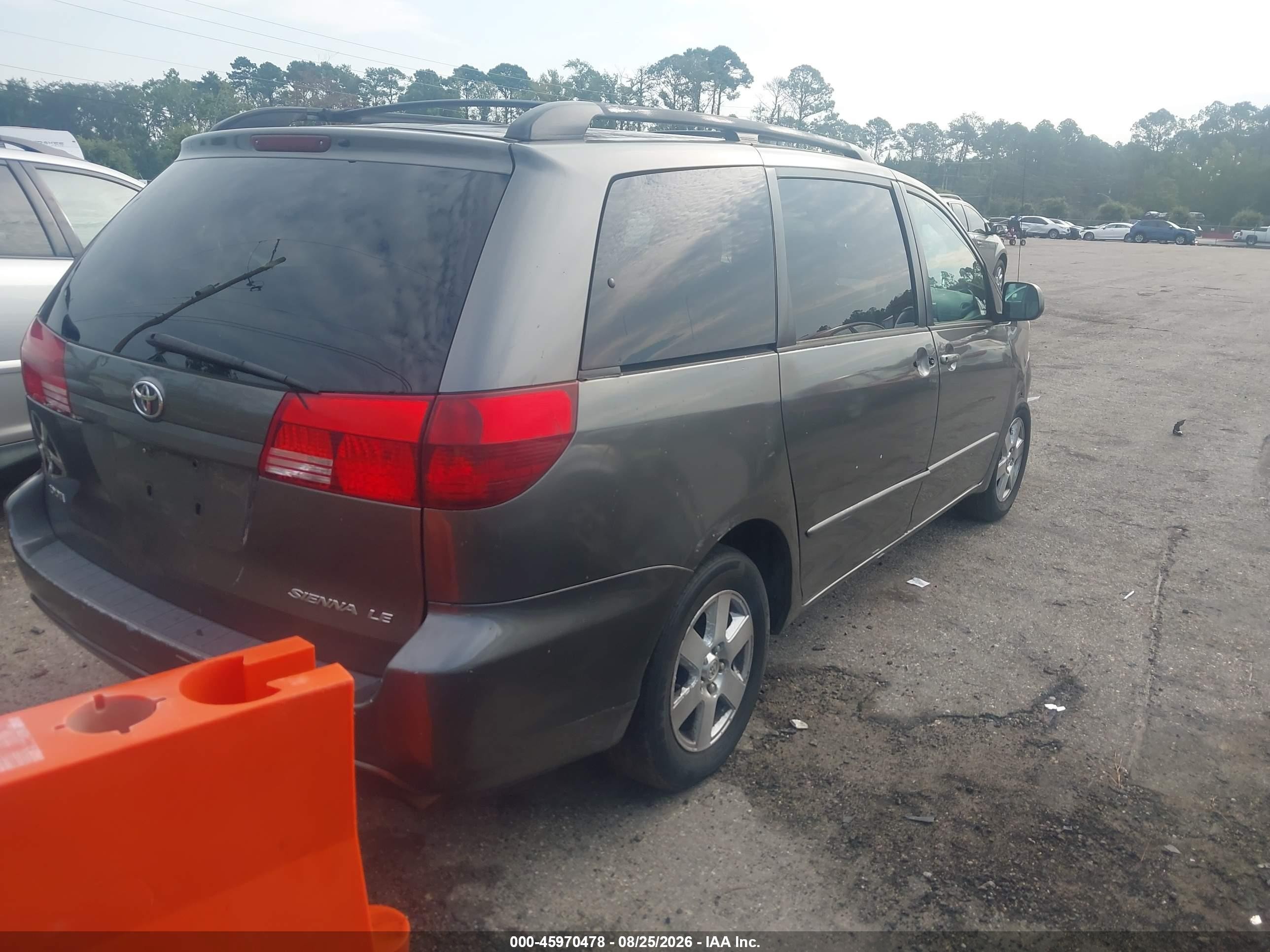 2004 Toyota Sienna Le Gray vin: 5TDZA23C14S147002