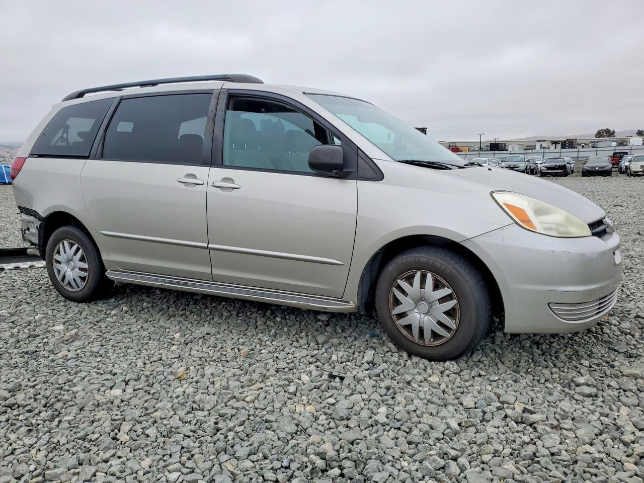 2004 Toyota Sienna Le 8 Passenger Silver vin: 5TDZA23C14S209837