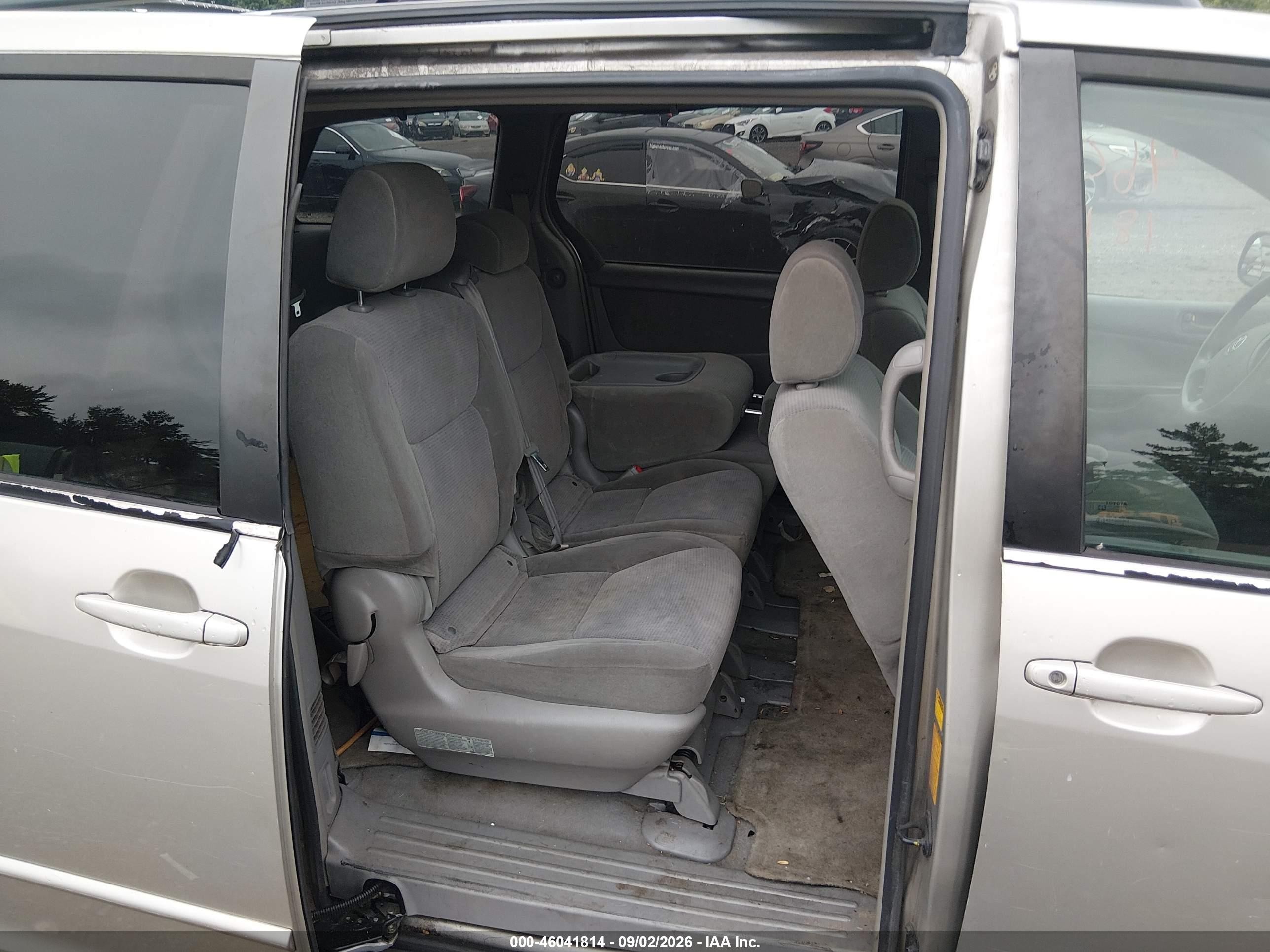 2004 Toyota Sienna Le Tan vin: 5TDZA23C14S217386